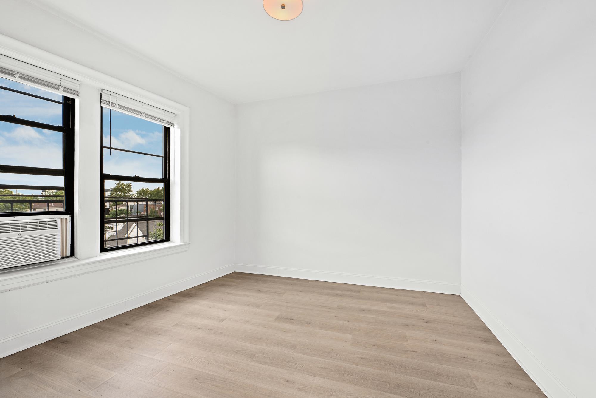 57 CORBIN AVE Unit: 44