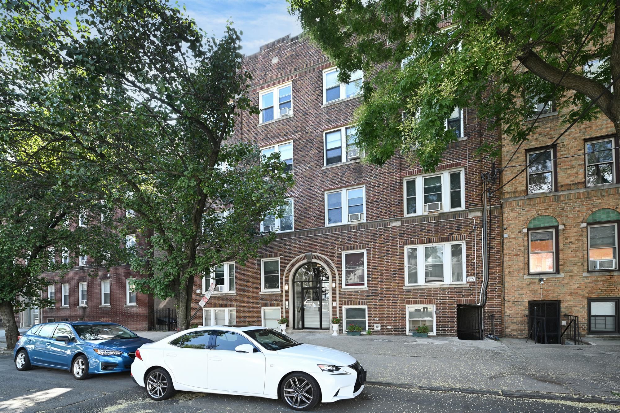 57 CORBIN AVE Unit: 44