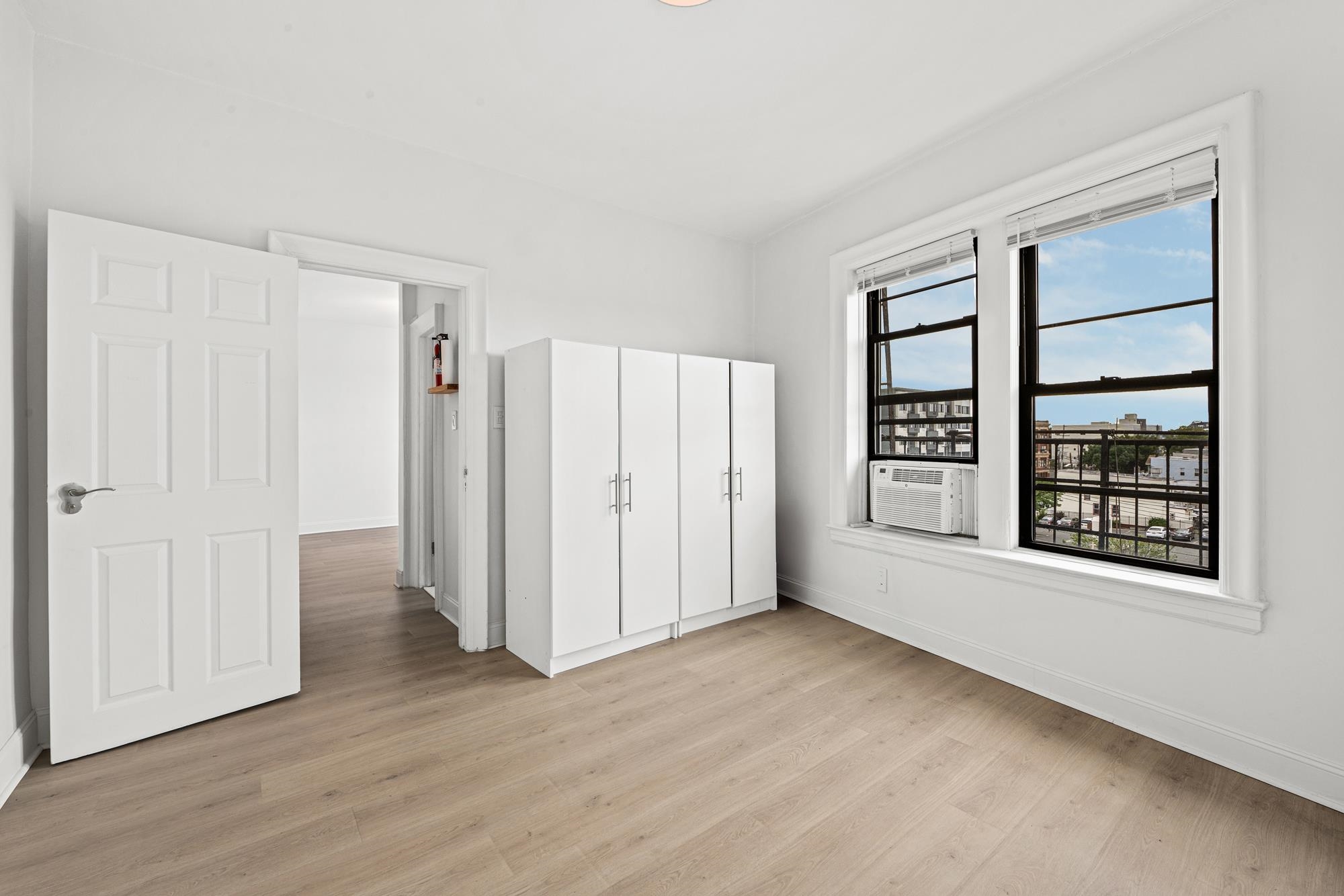 57 CORBIN AVE Unit: 44