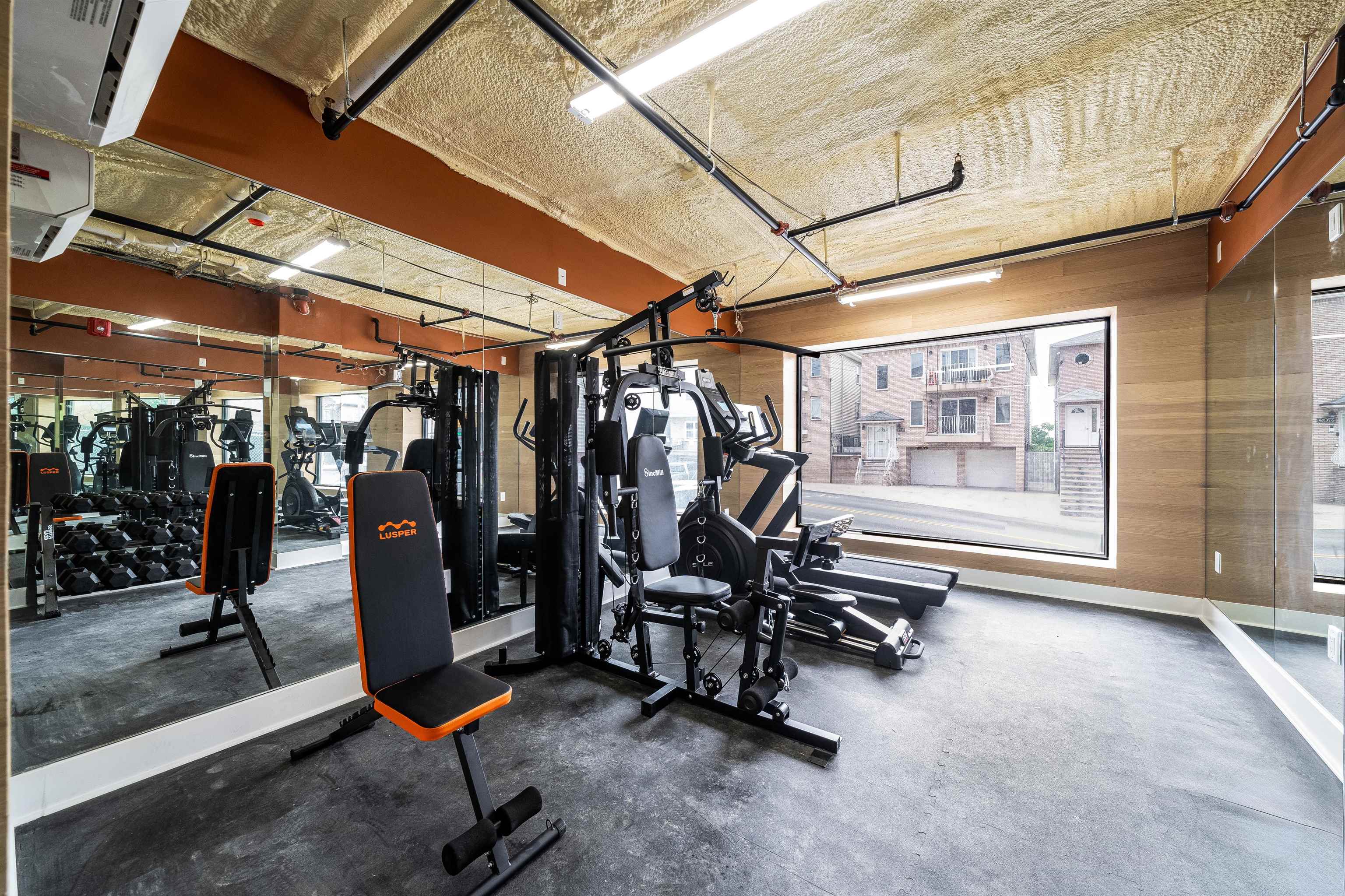 649 38TH ST Unit: 305