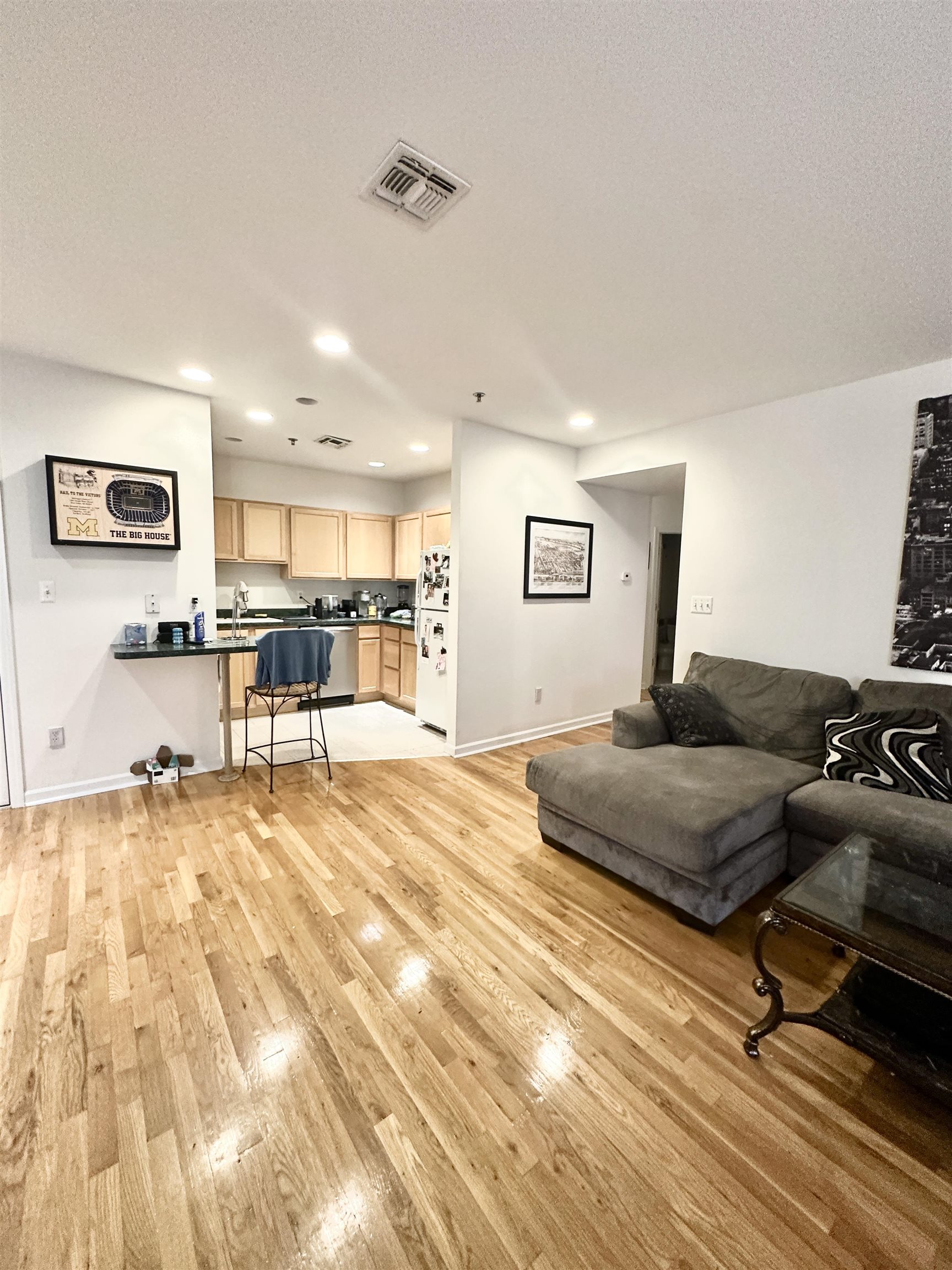 536 GRAND ST Unit: 201