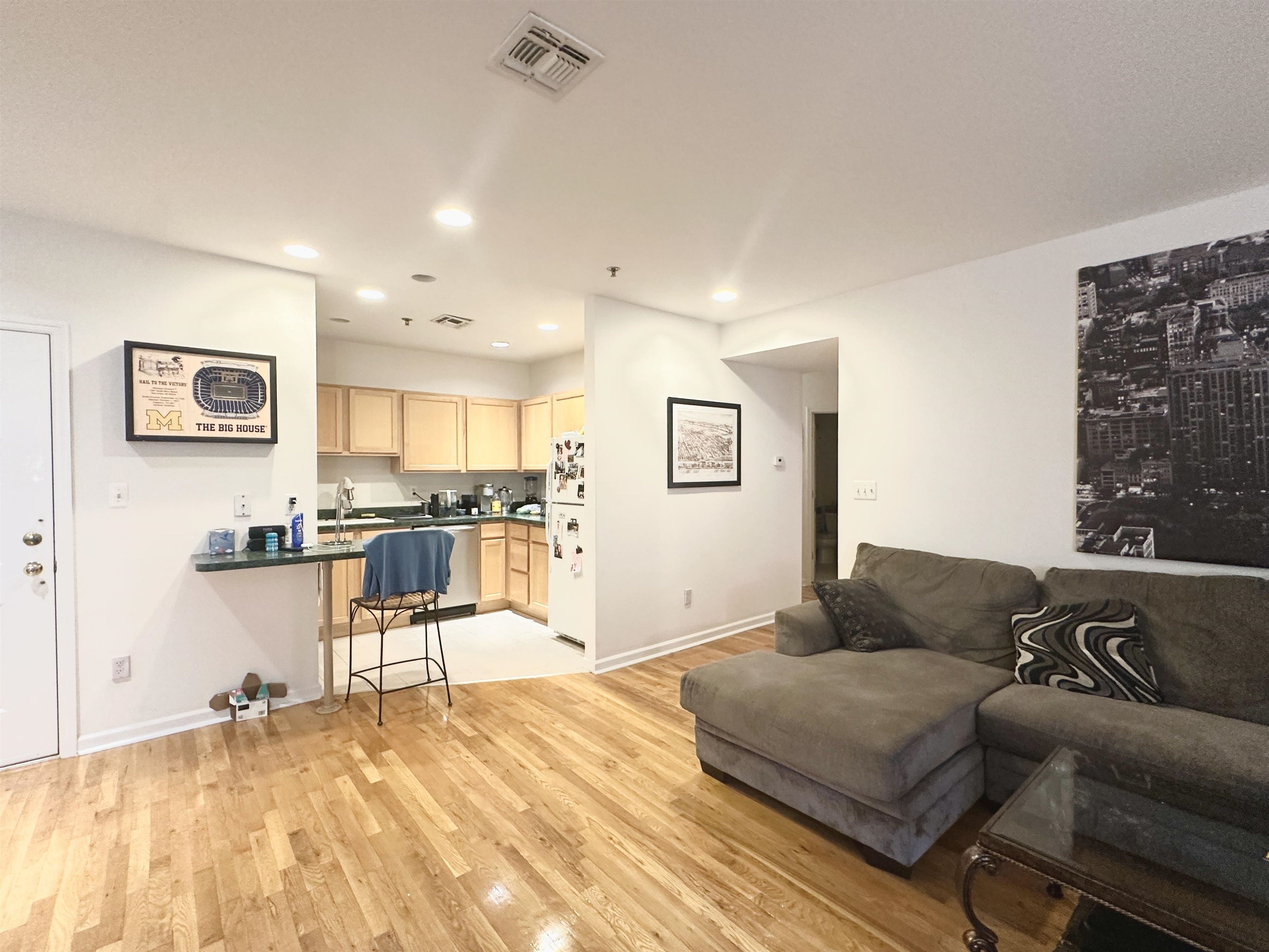 536 GRAND ST Unit: 201