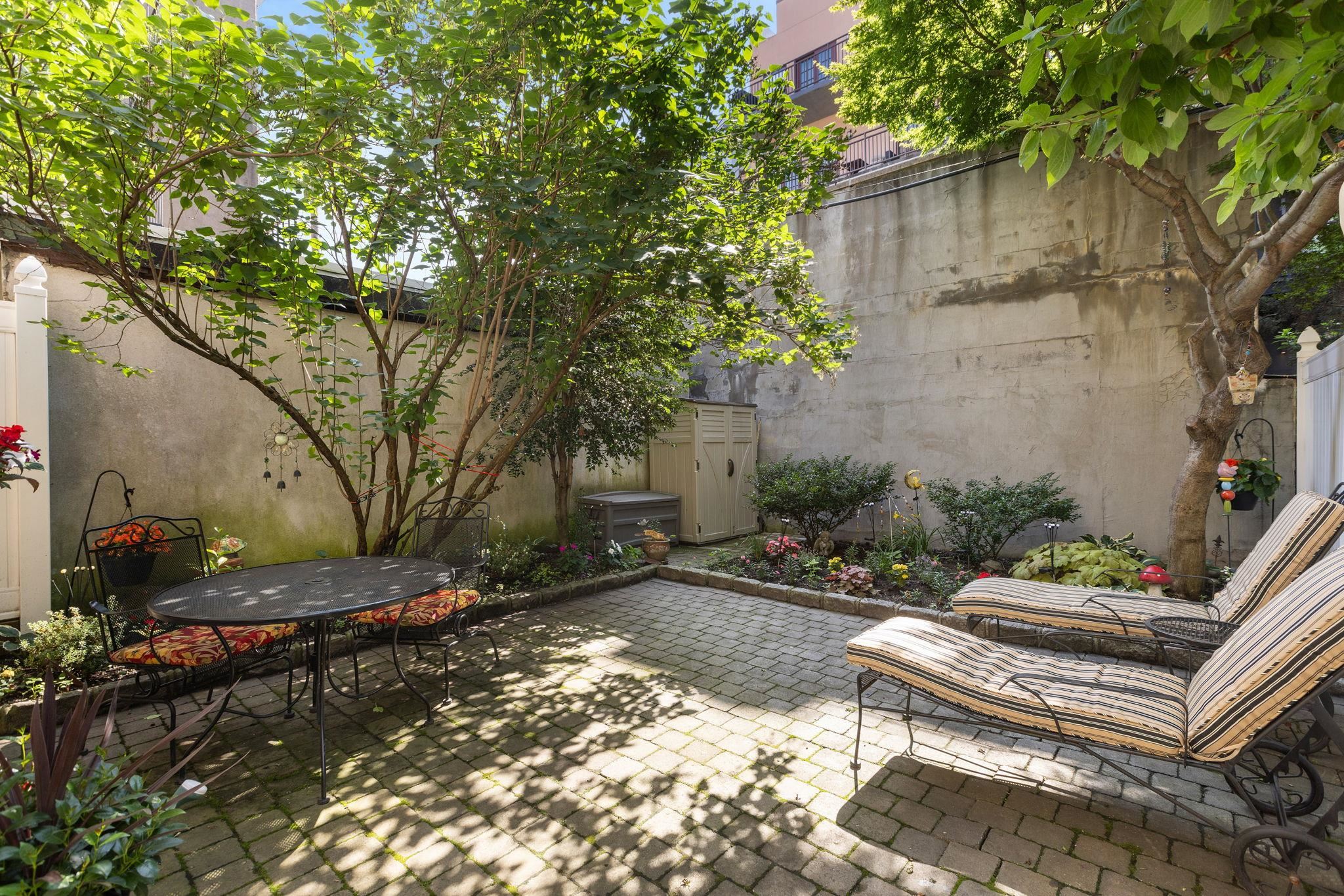 606 PARK AVE Unit: 1