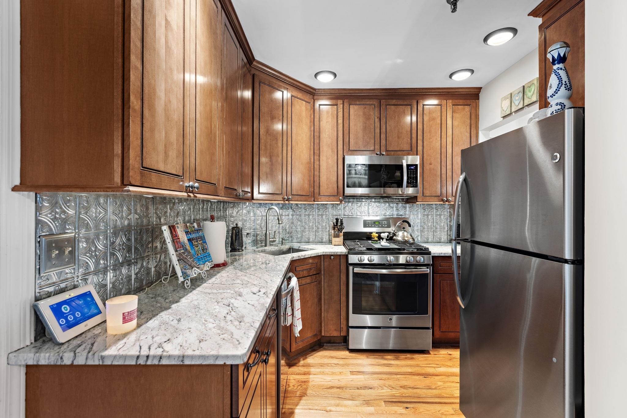 606 PARK AVE Unit: 1