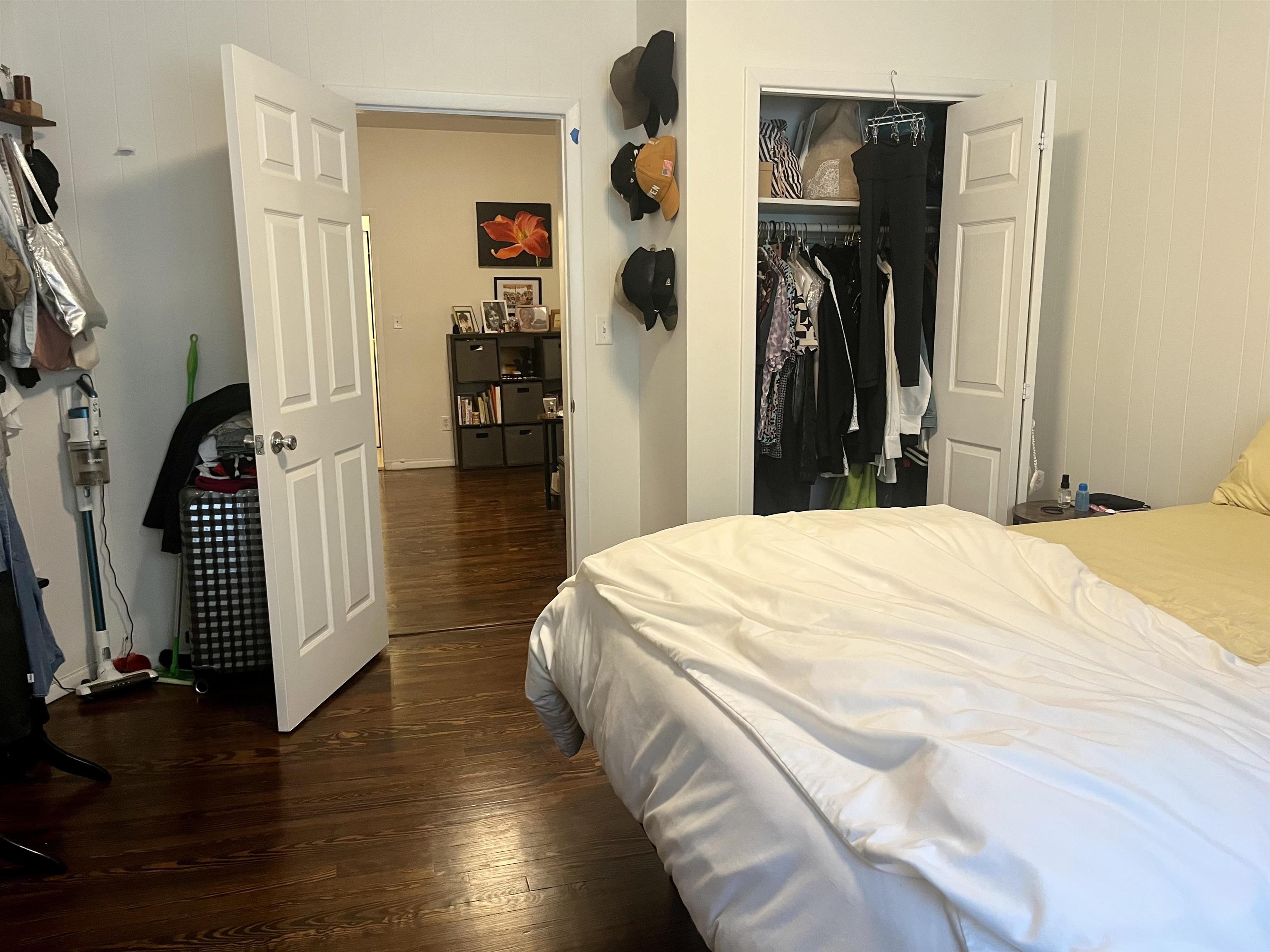 543 BLOOMFIELD ST Unit: 1R