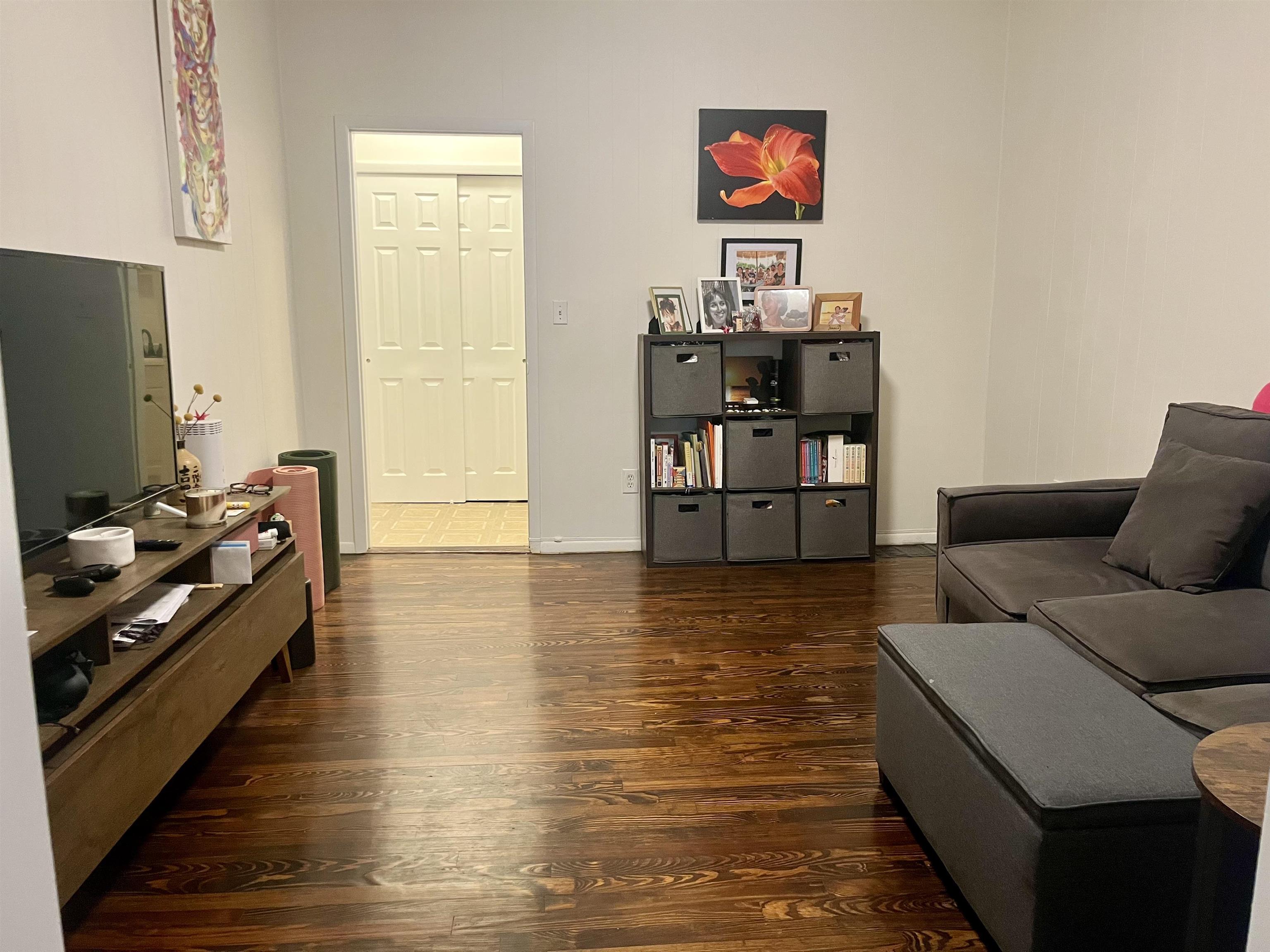 543 BLOOMFIELD ST Unit: 1R