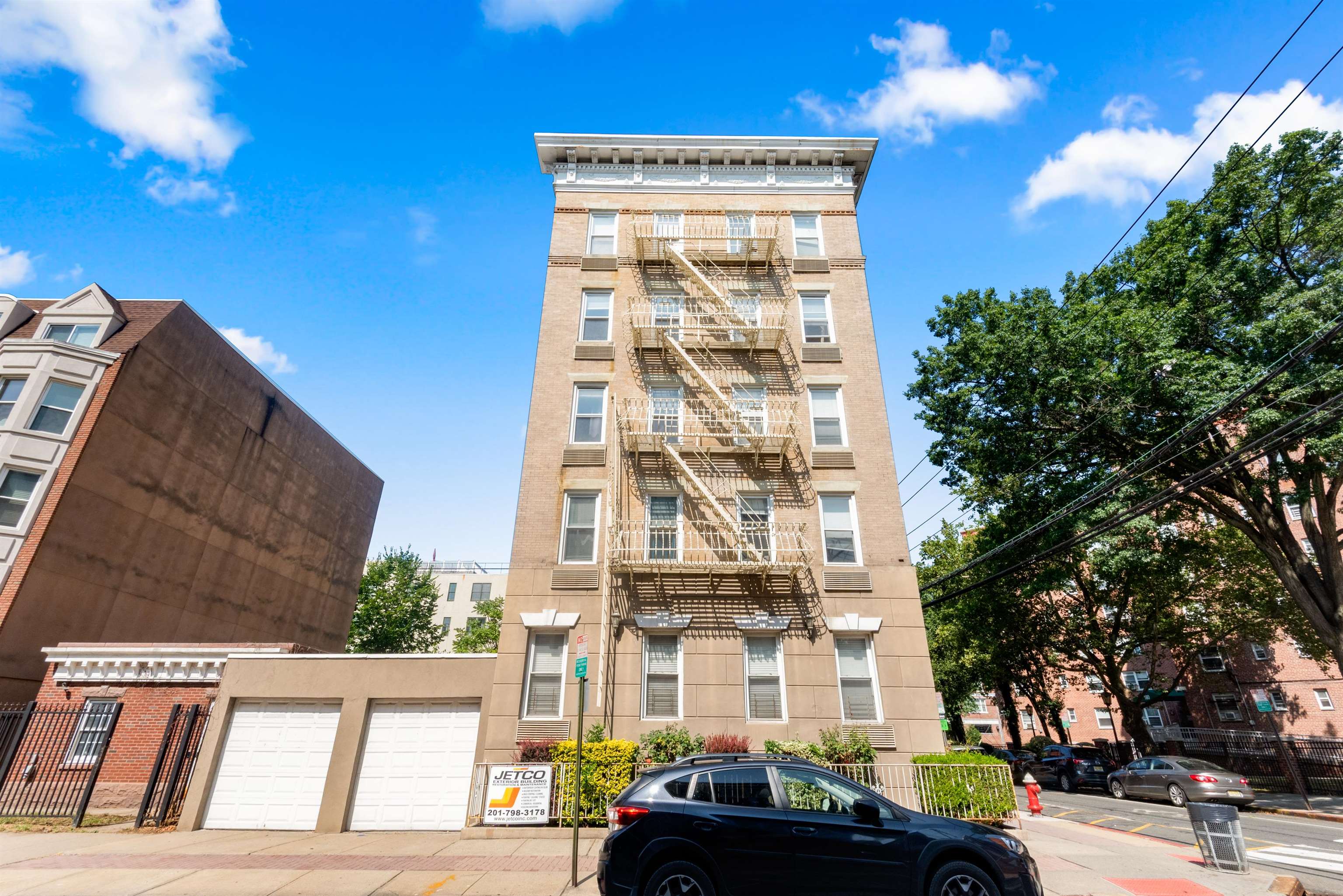 723 ADAMS ST Unit: 1B