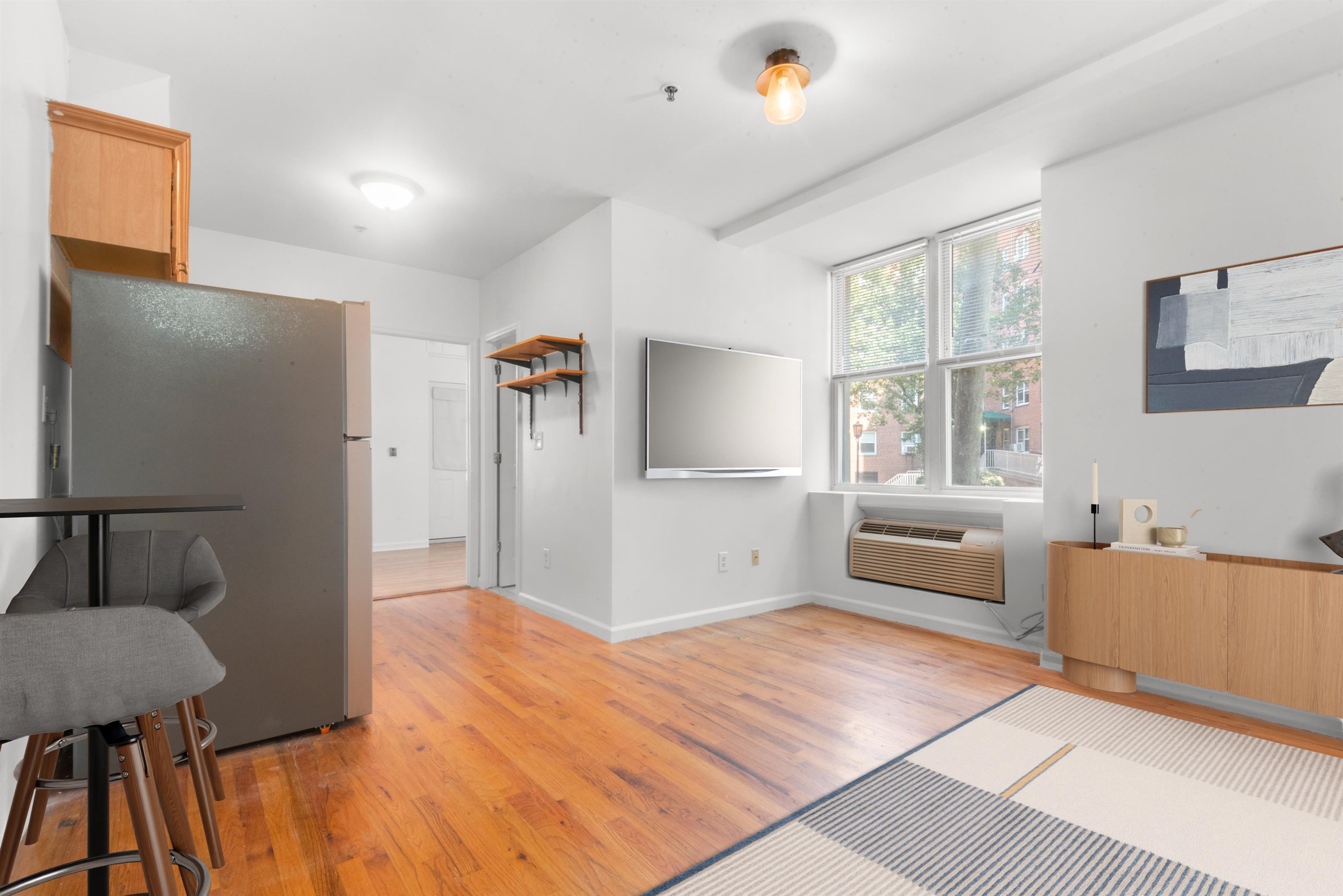 723 ADAMS ST Unit: 1B