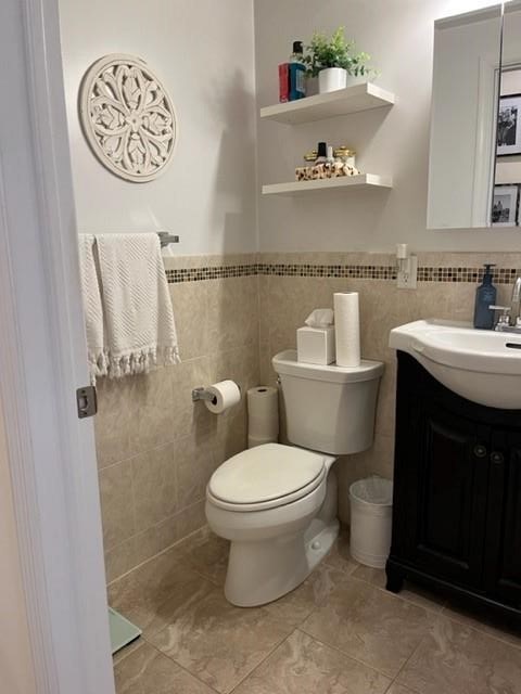 525 ADAMS ST Unit: 4R