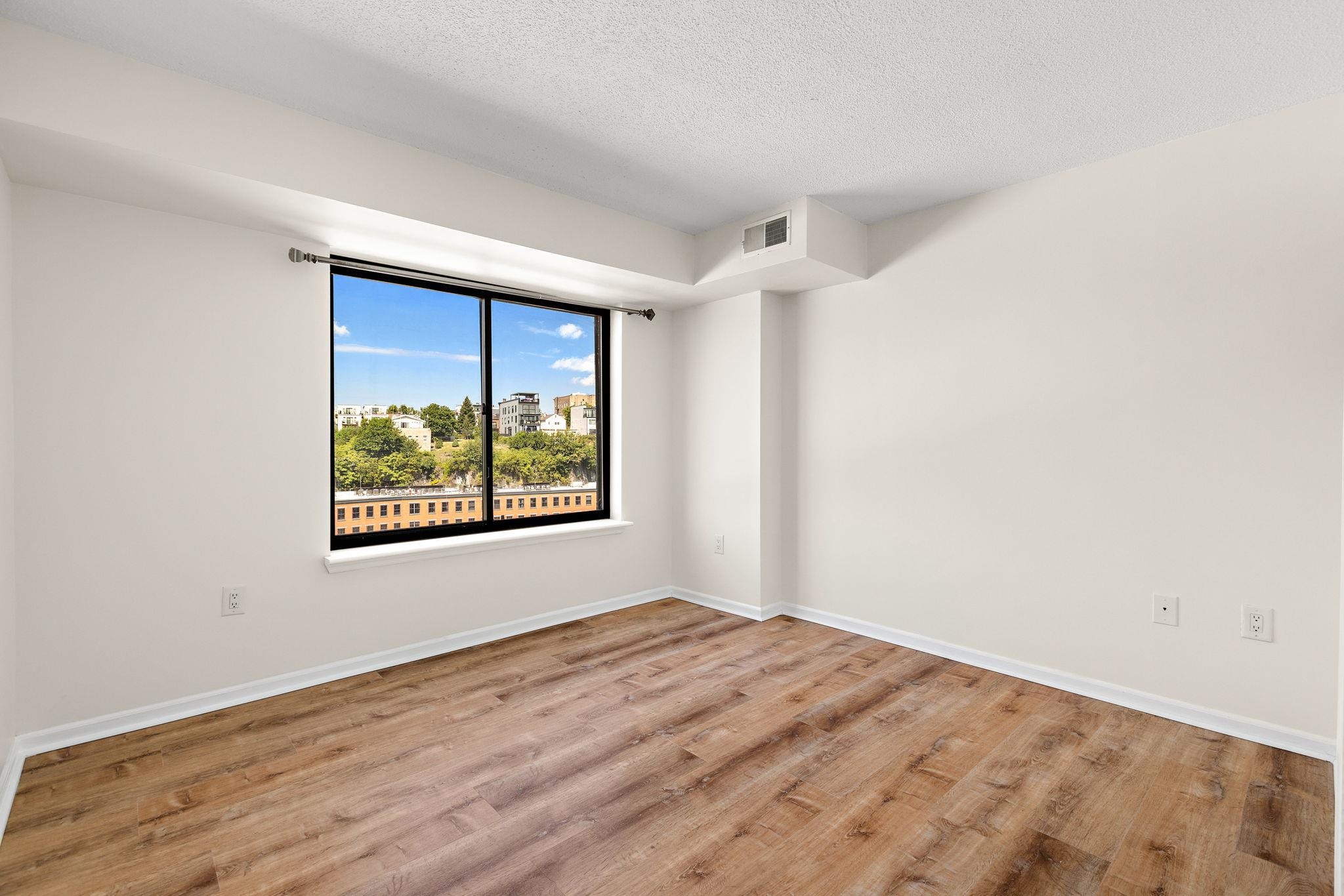 700 1ST ST Unit: 12Q