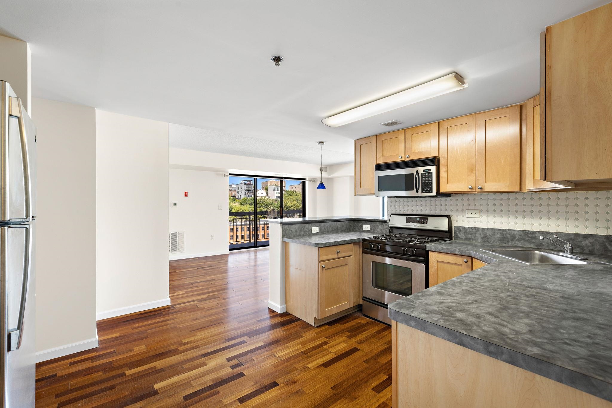 700 1ST ST Unit: 12Q