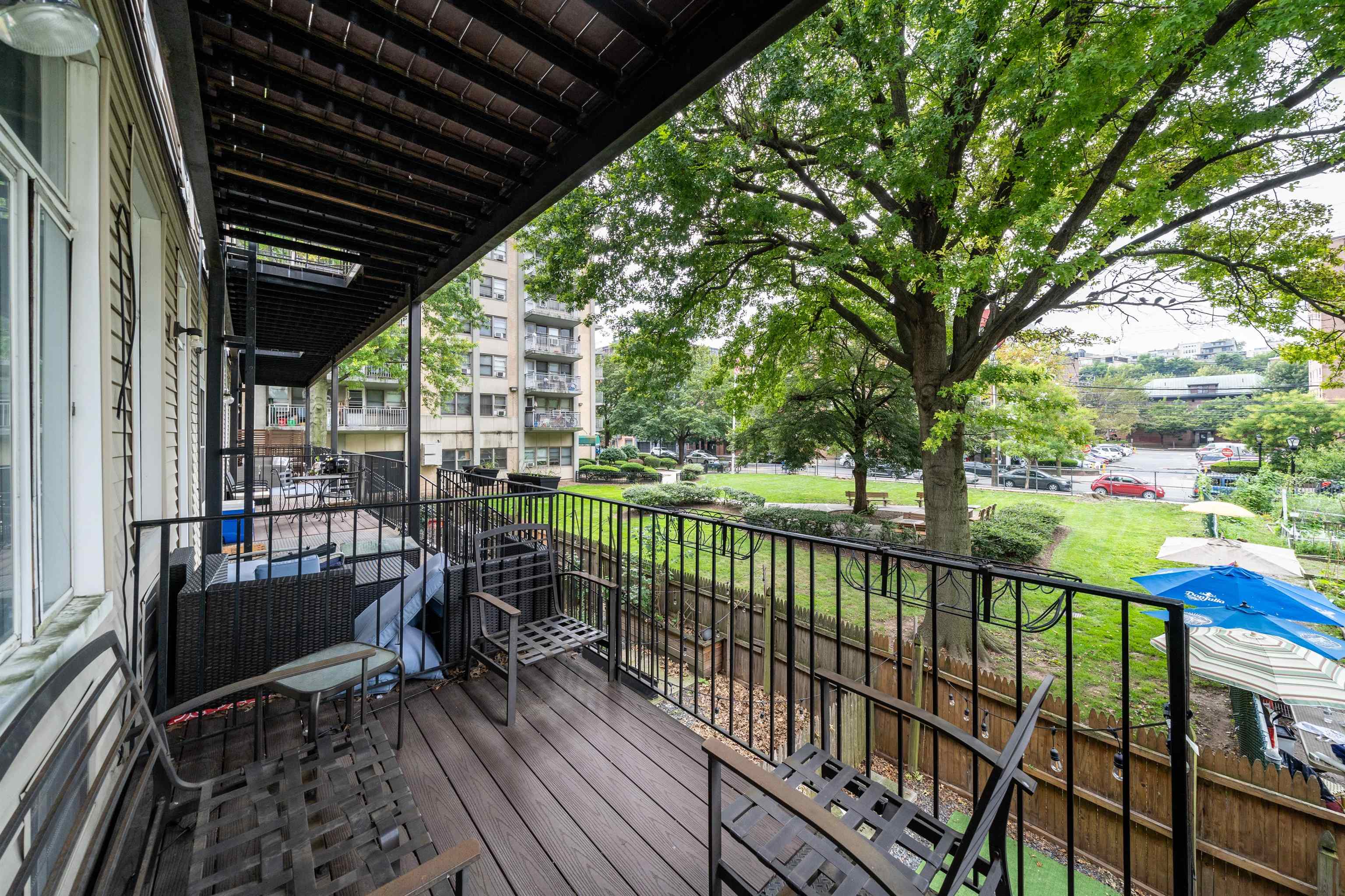 226 MONROE ST Unit: 1N