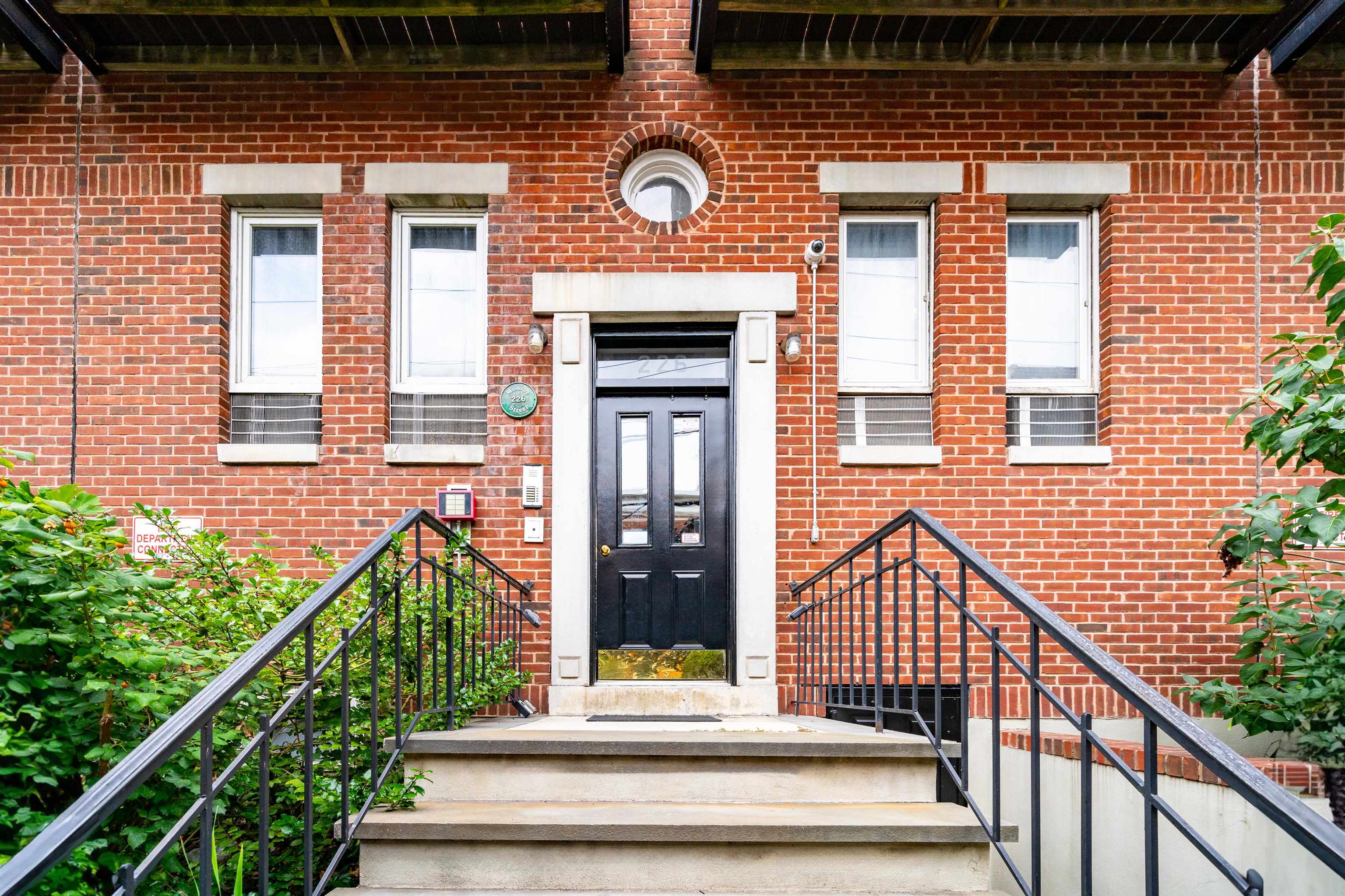 226 MONROE ST Unit: 1N