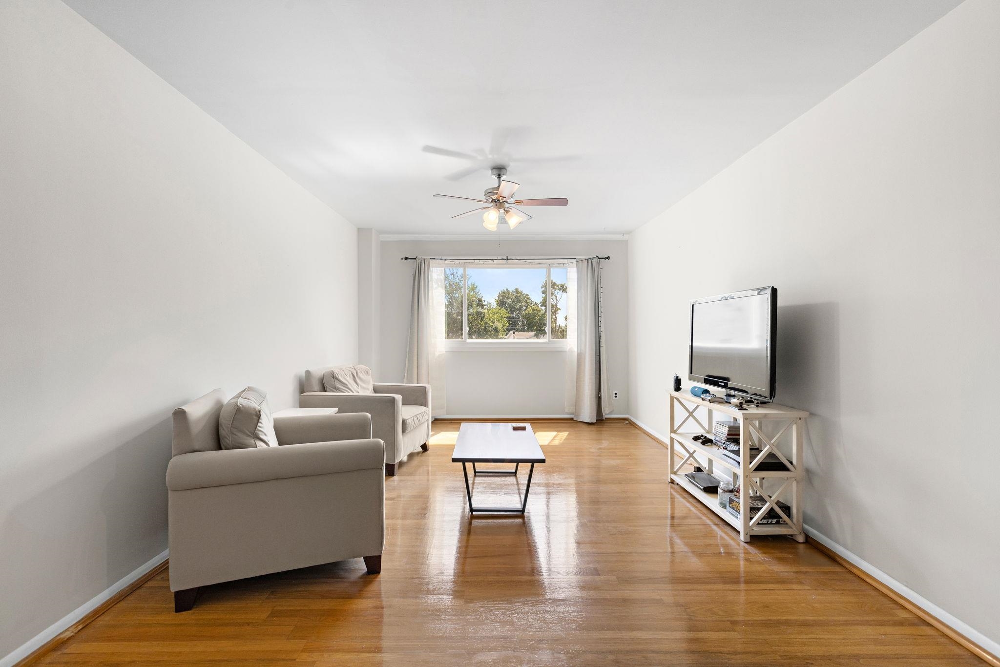 200 PATERSON AVE Unit: 1E