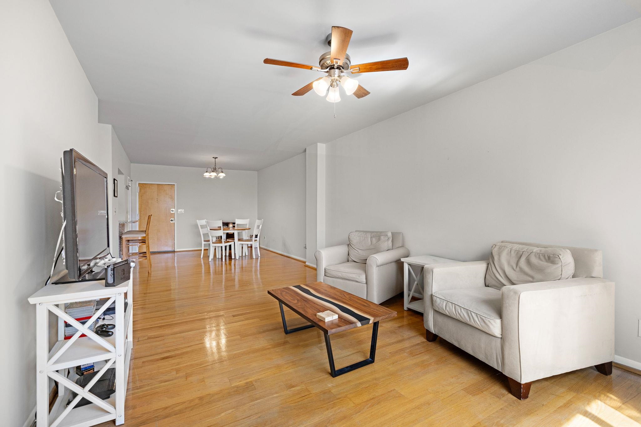 200 PATERSON AVE Unit: 1E