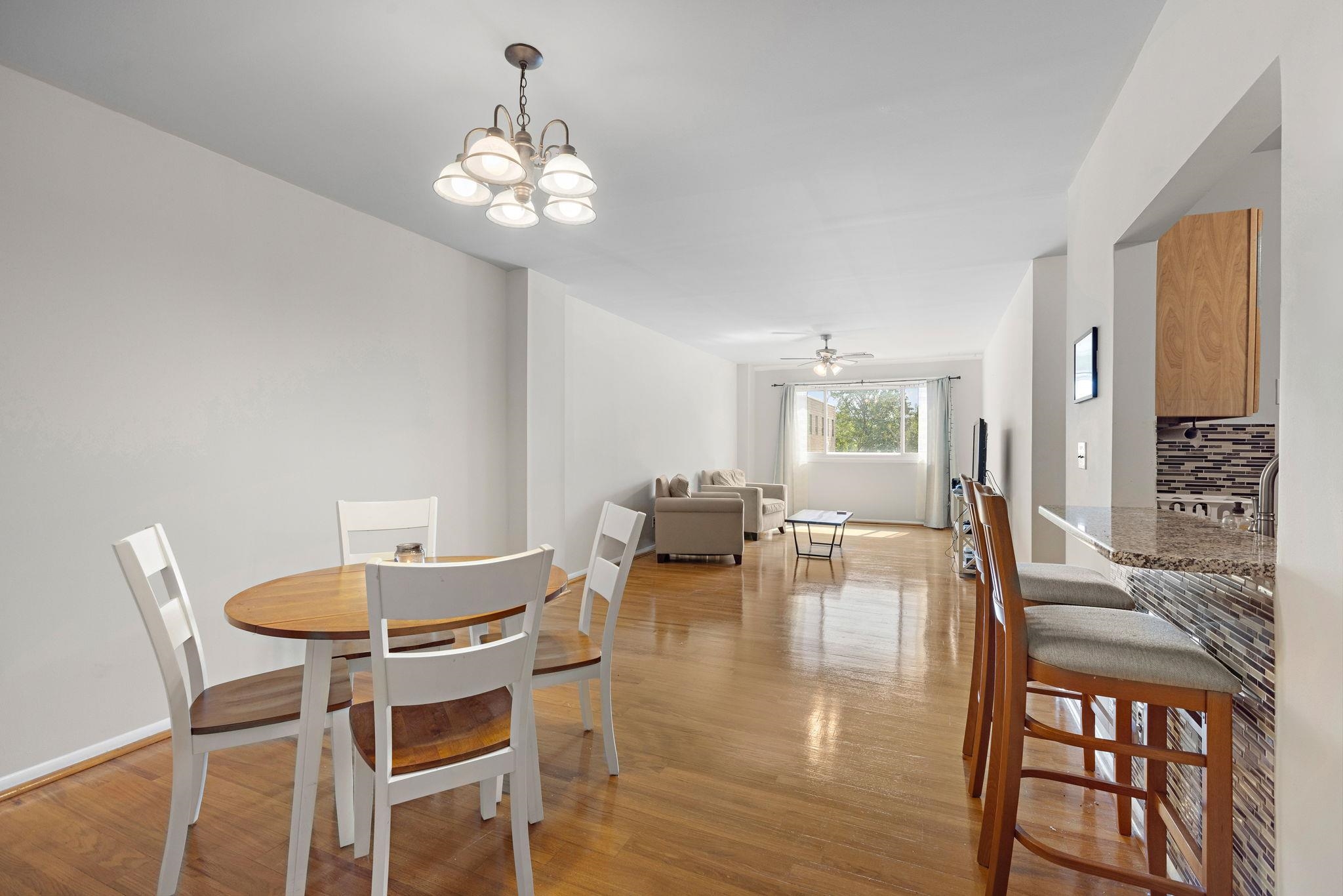 200 PATERSON AVE Unit: 1E