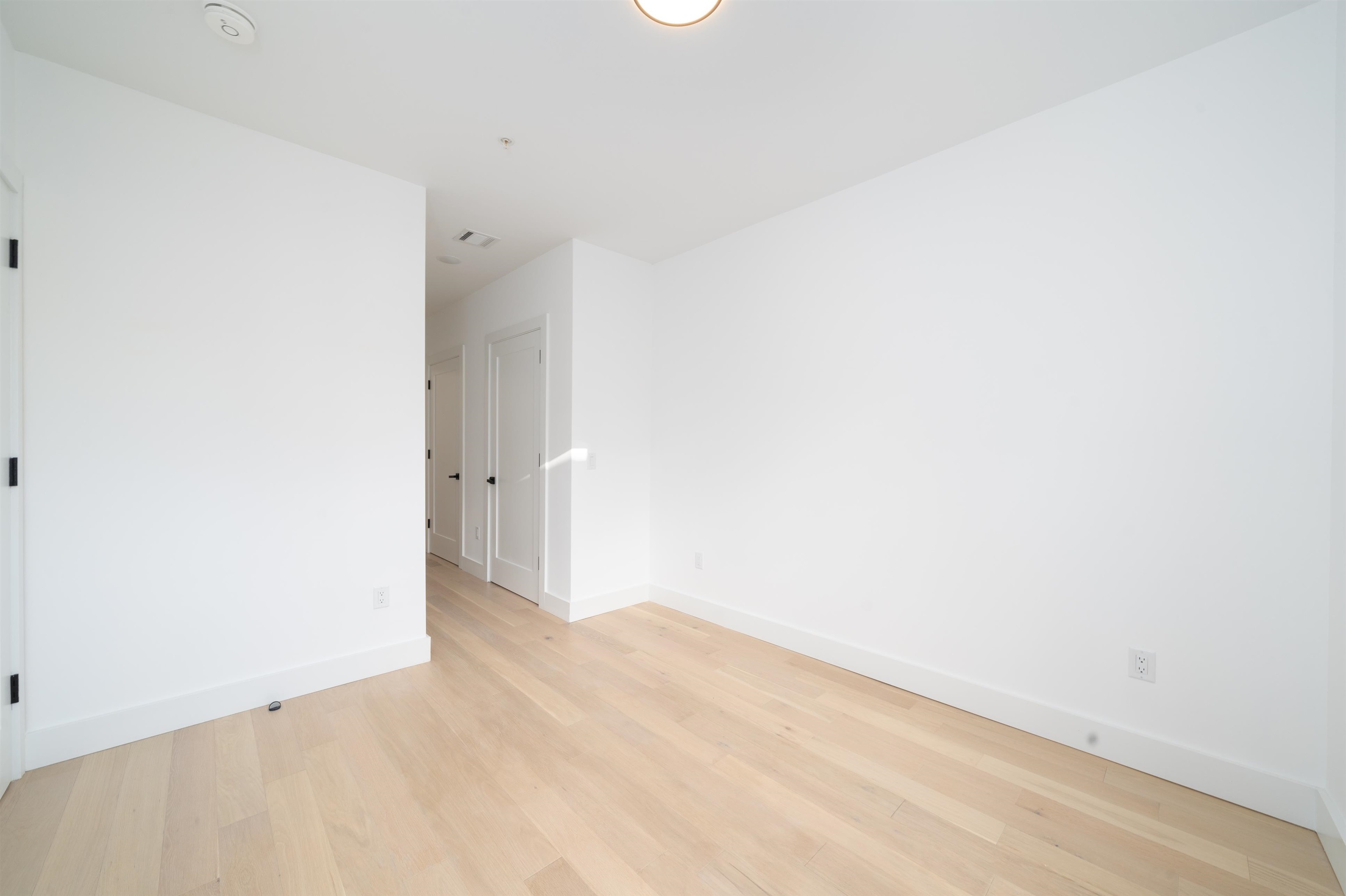 649 38TH ST Unit: 305