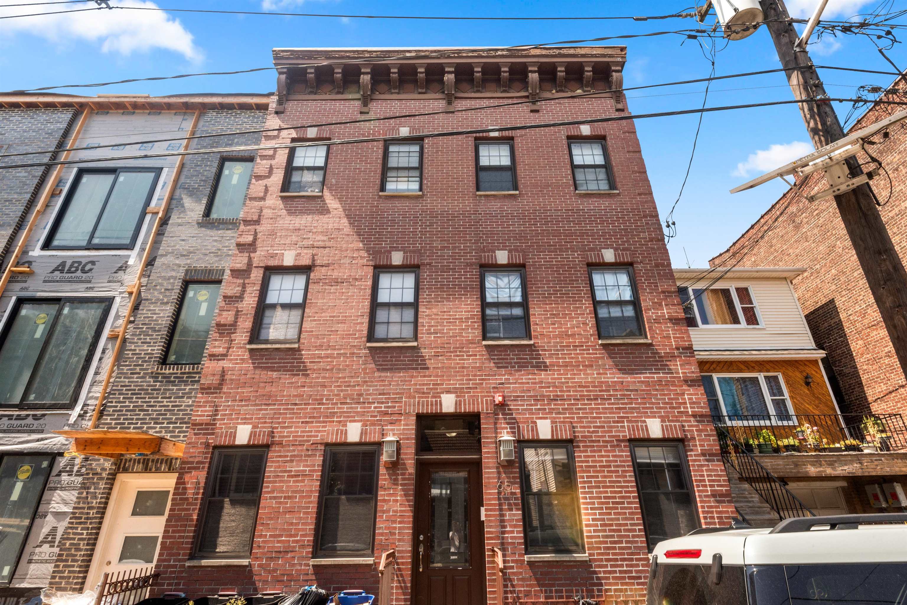 65 WEBSTER AVE Unit: 1B