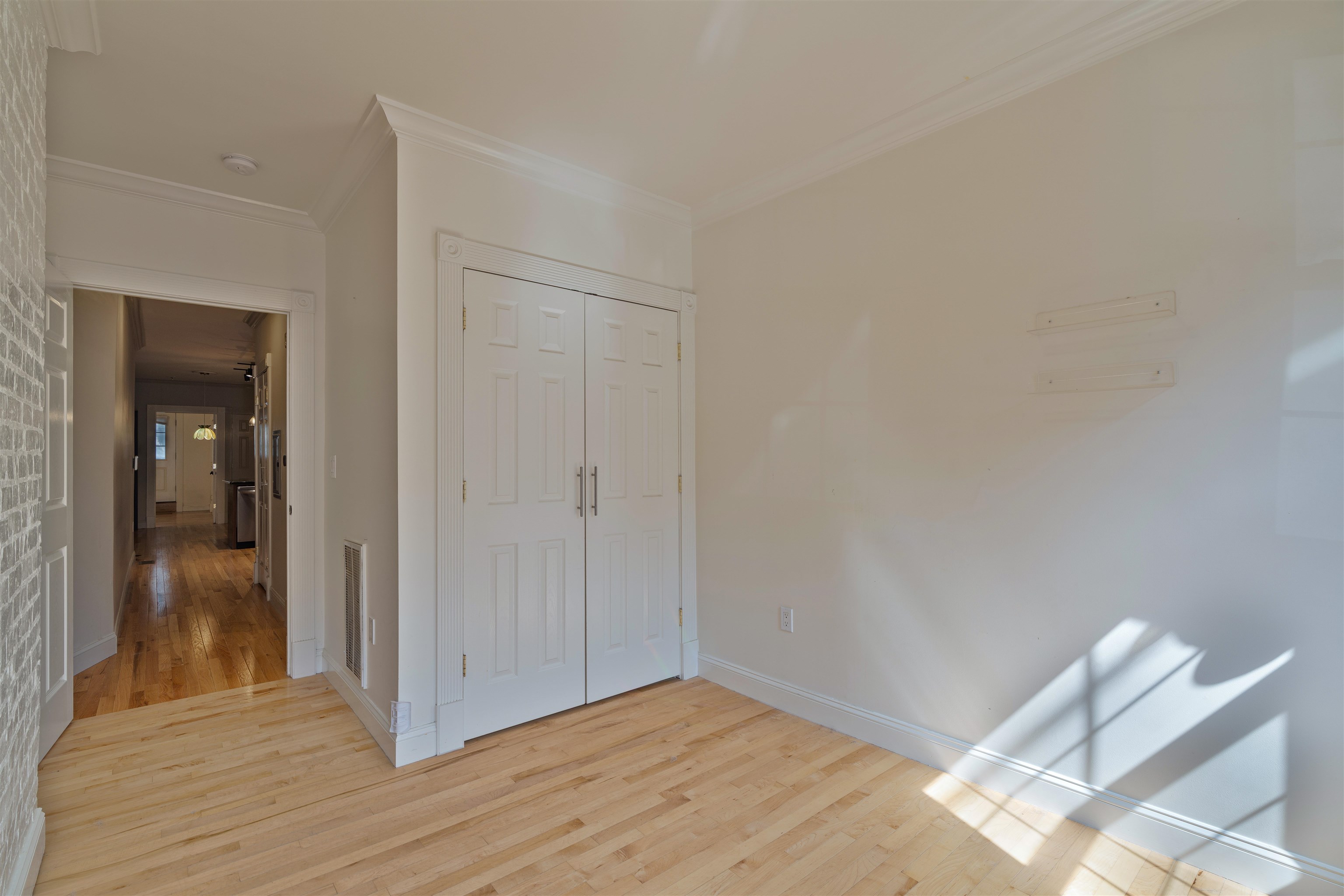65 WEBSTER AVE Unit: 1B