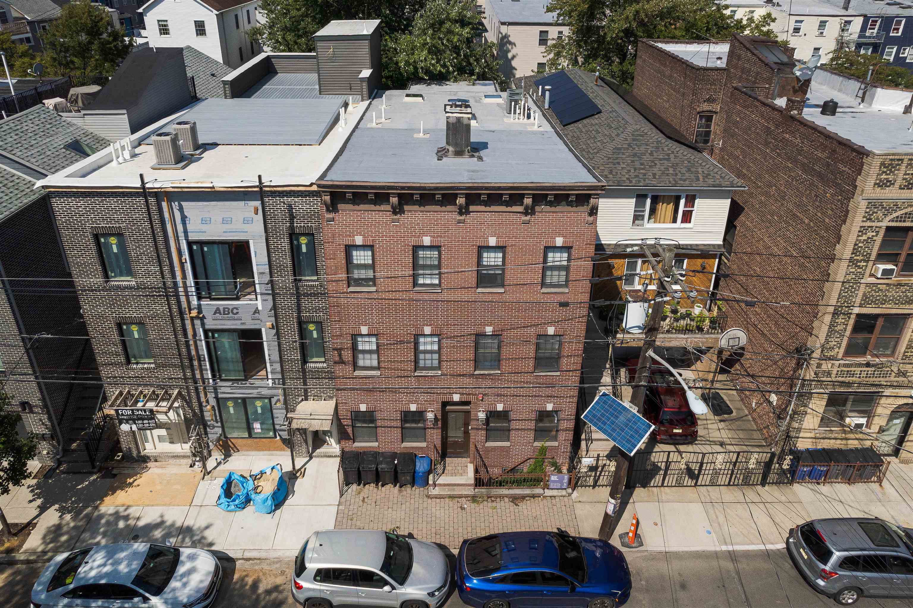 65 WEBSTER AVE Unit: 1B