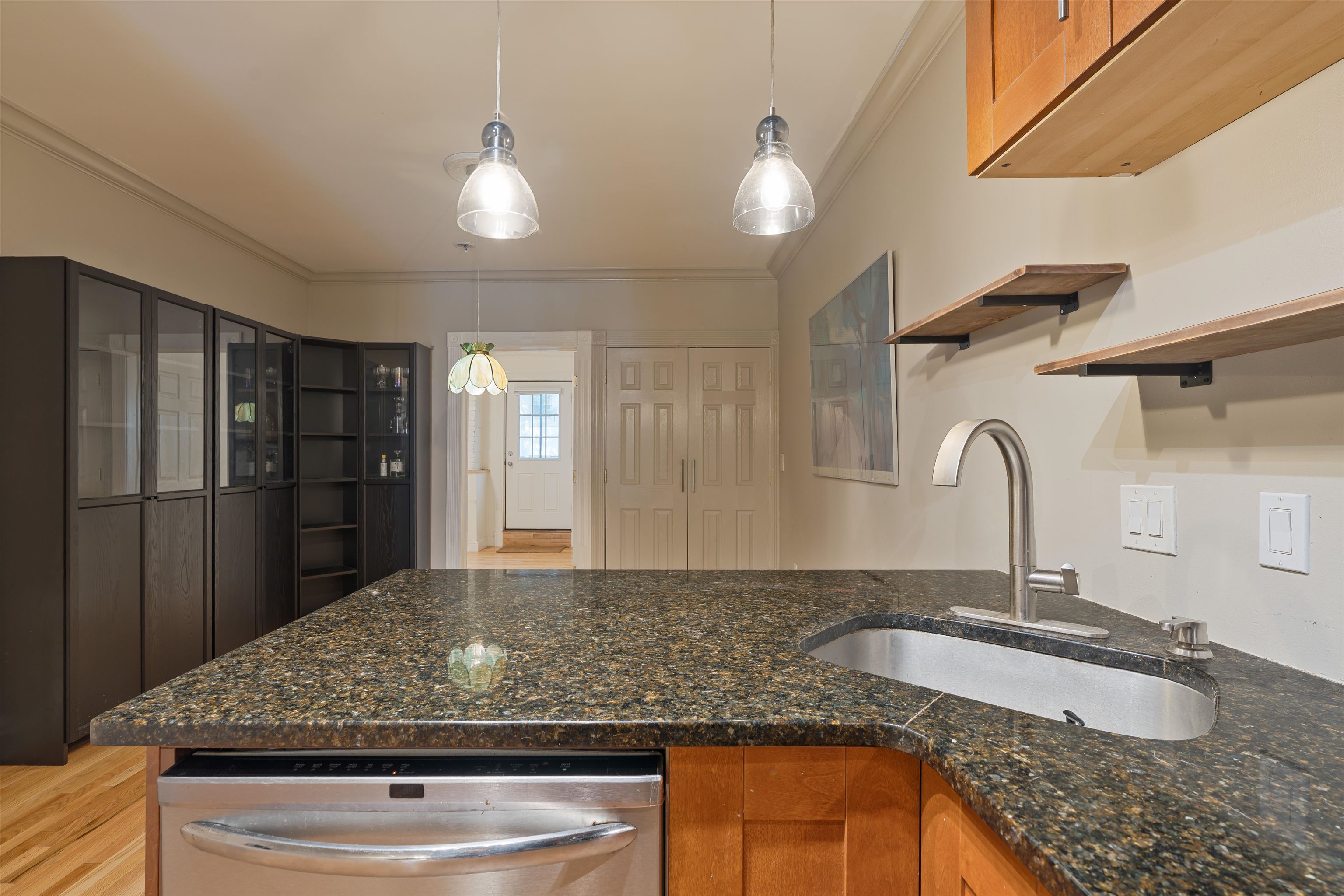 65 WEBSTER AVE Unit: 1B