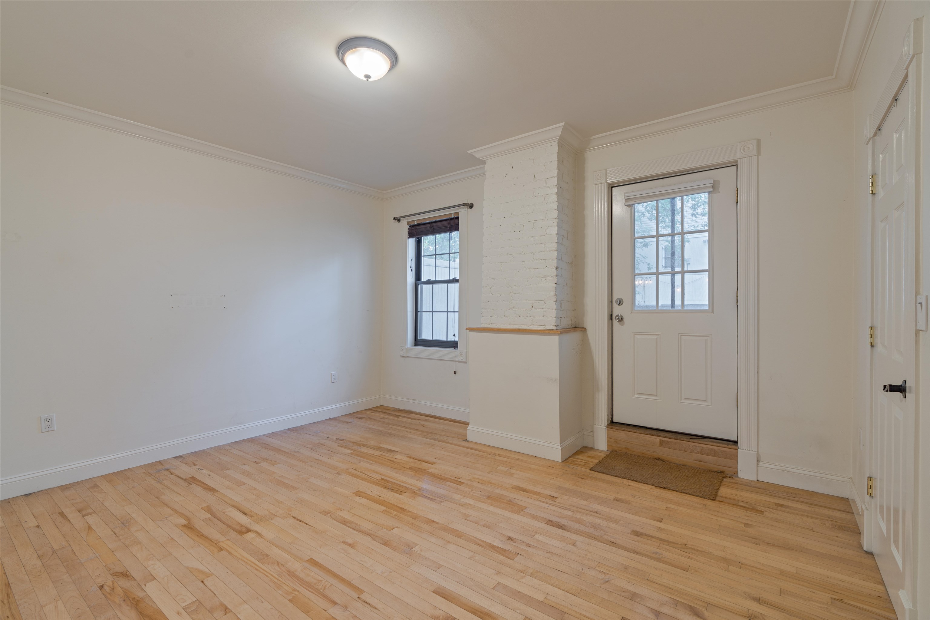 65 WEBSTER AVE Unit: 1B