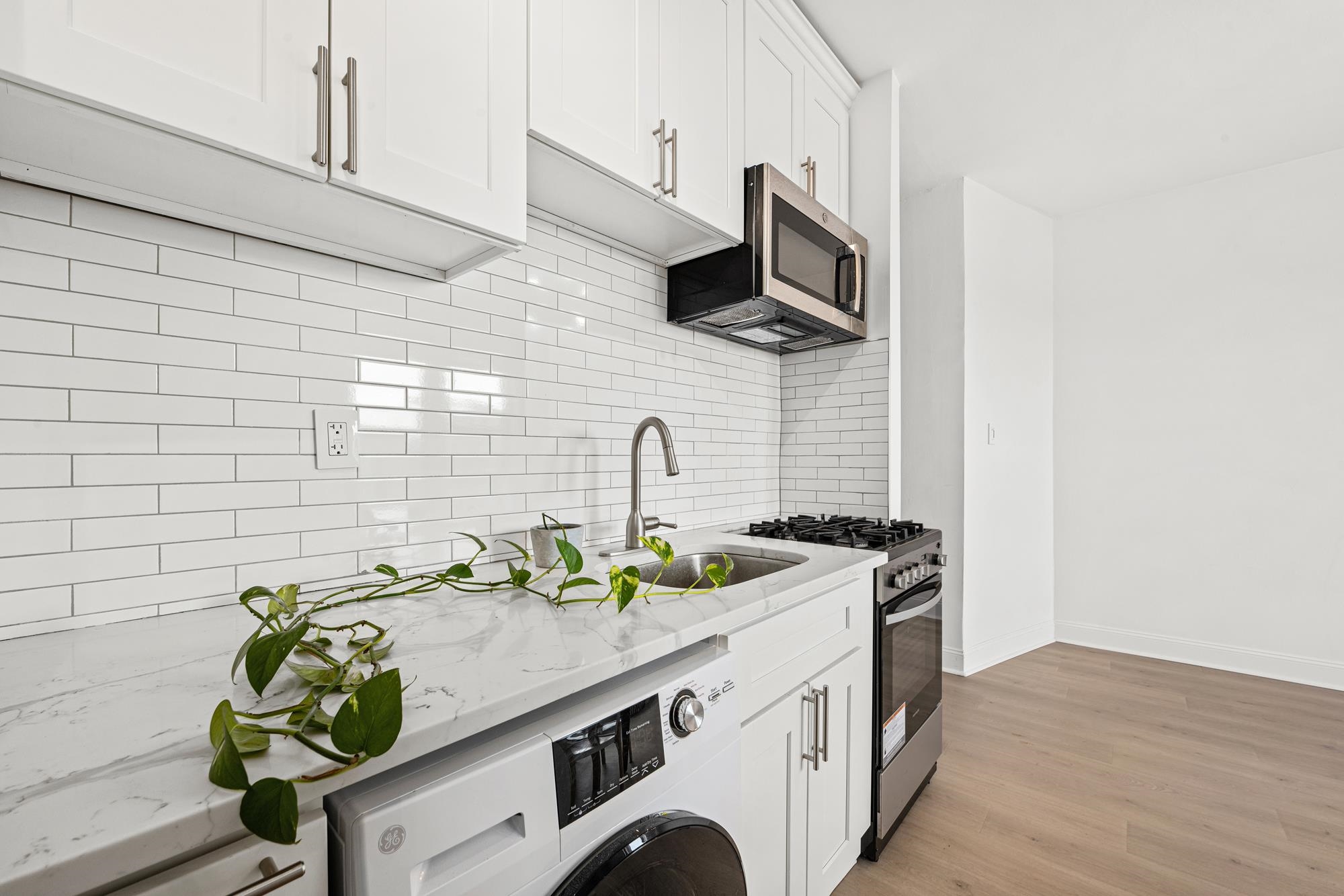 57 CORBIN AVE Unit: 44
