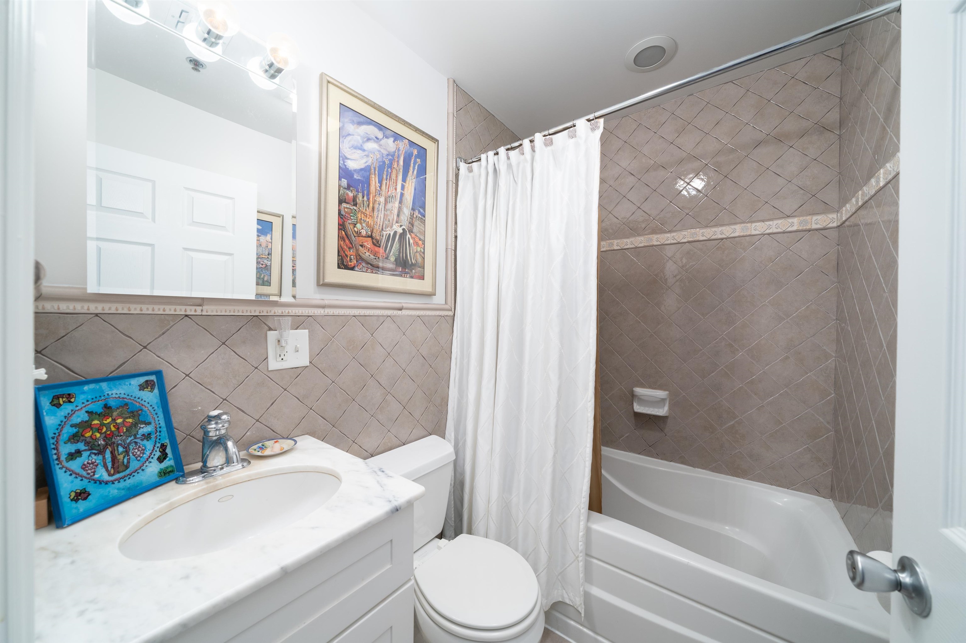 523 JEFFERSON ST Unit: 3