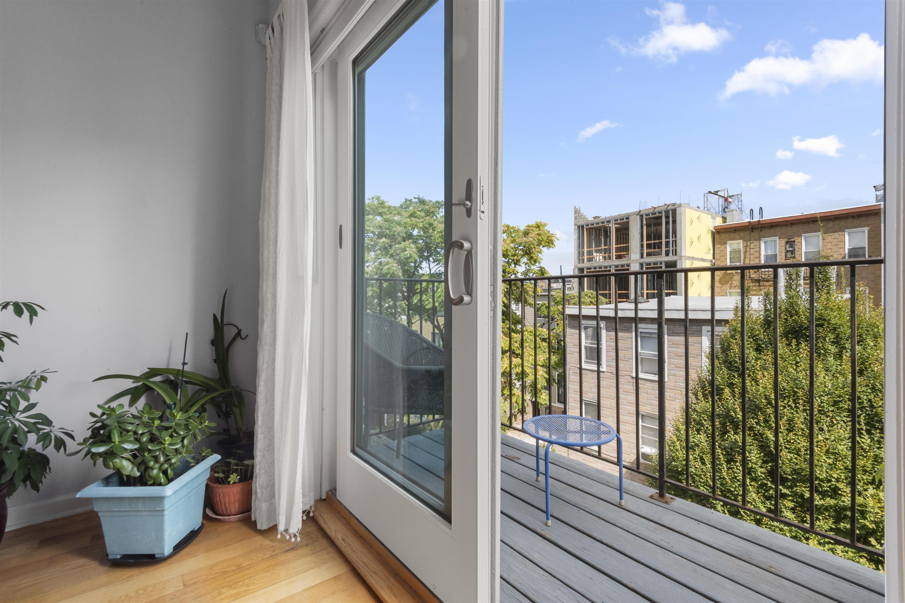 523 JEFFERSON ST Unit: 3