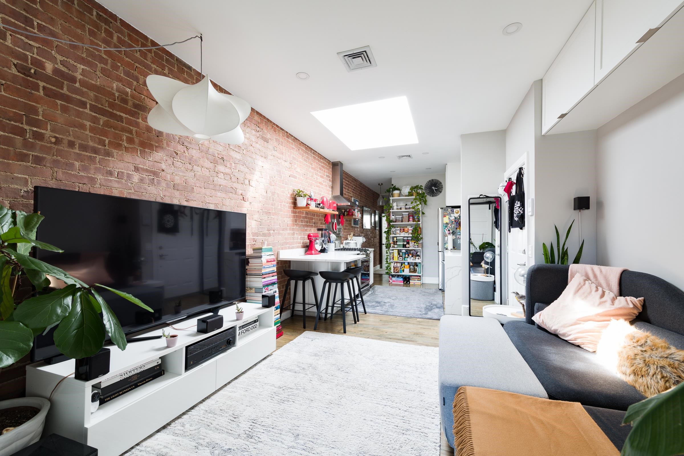 815 WILLOW AVE Unit: 5R