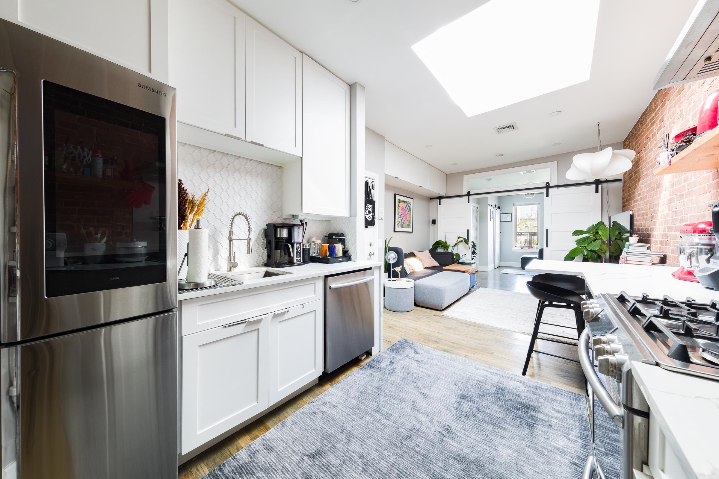 815 WILLOW AVE Unit: 5R