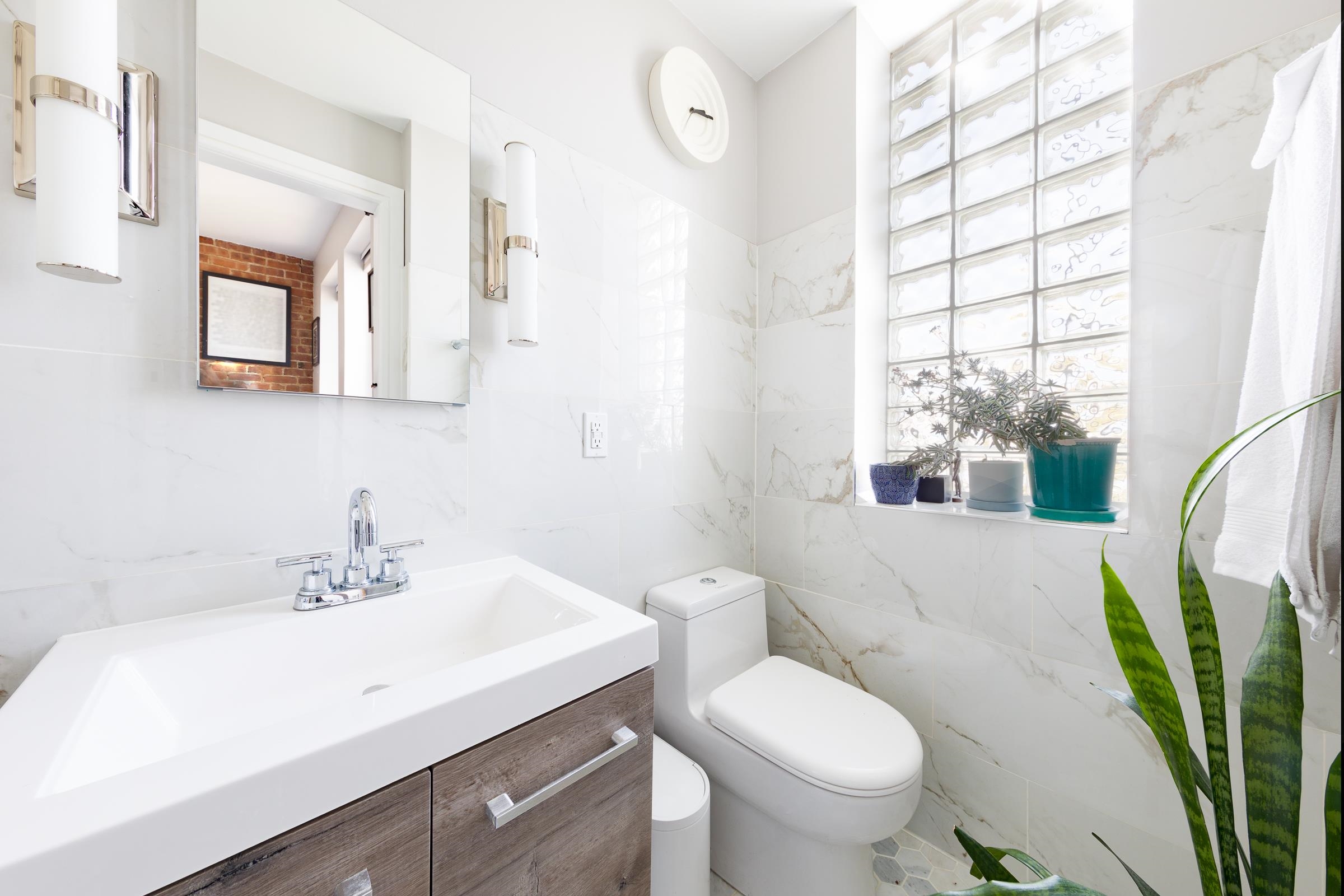 815 WILLOW AVE Unit: 5R