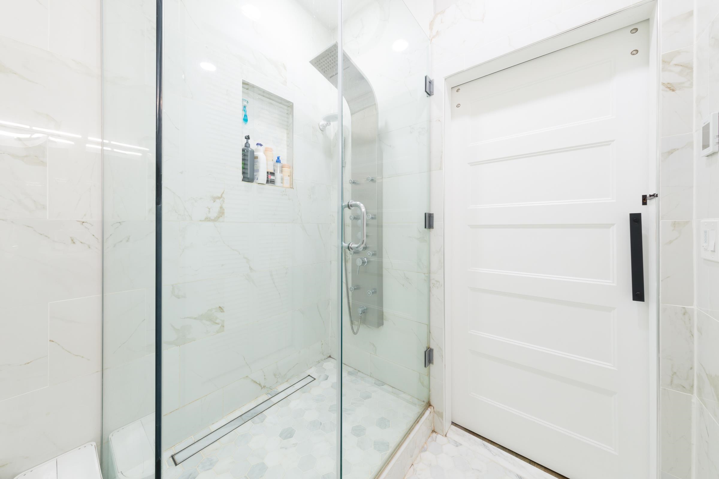 815 WILLOW AVE Unit: 5R