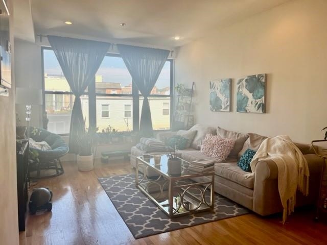 210 JEFFERSON ST Unit: 3D