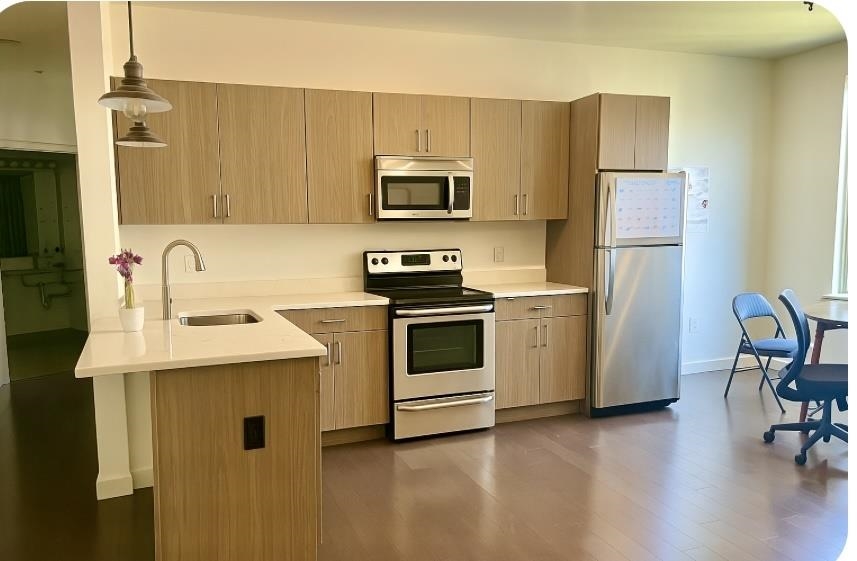 361 NEWARK AVE Unit: 208