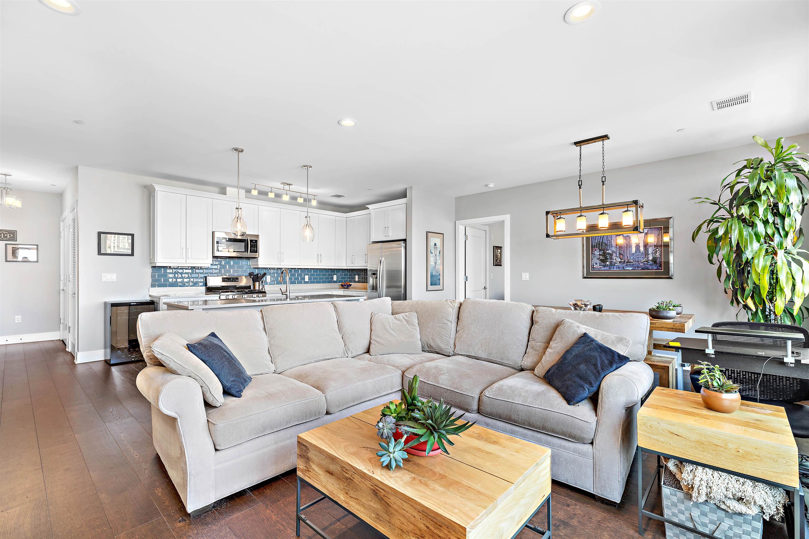 801 PALISADE AVE Unit: 305