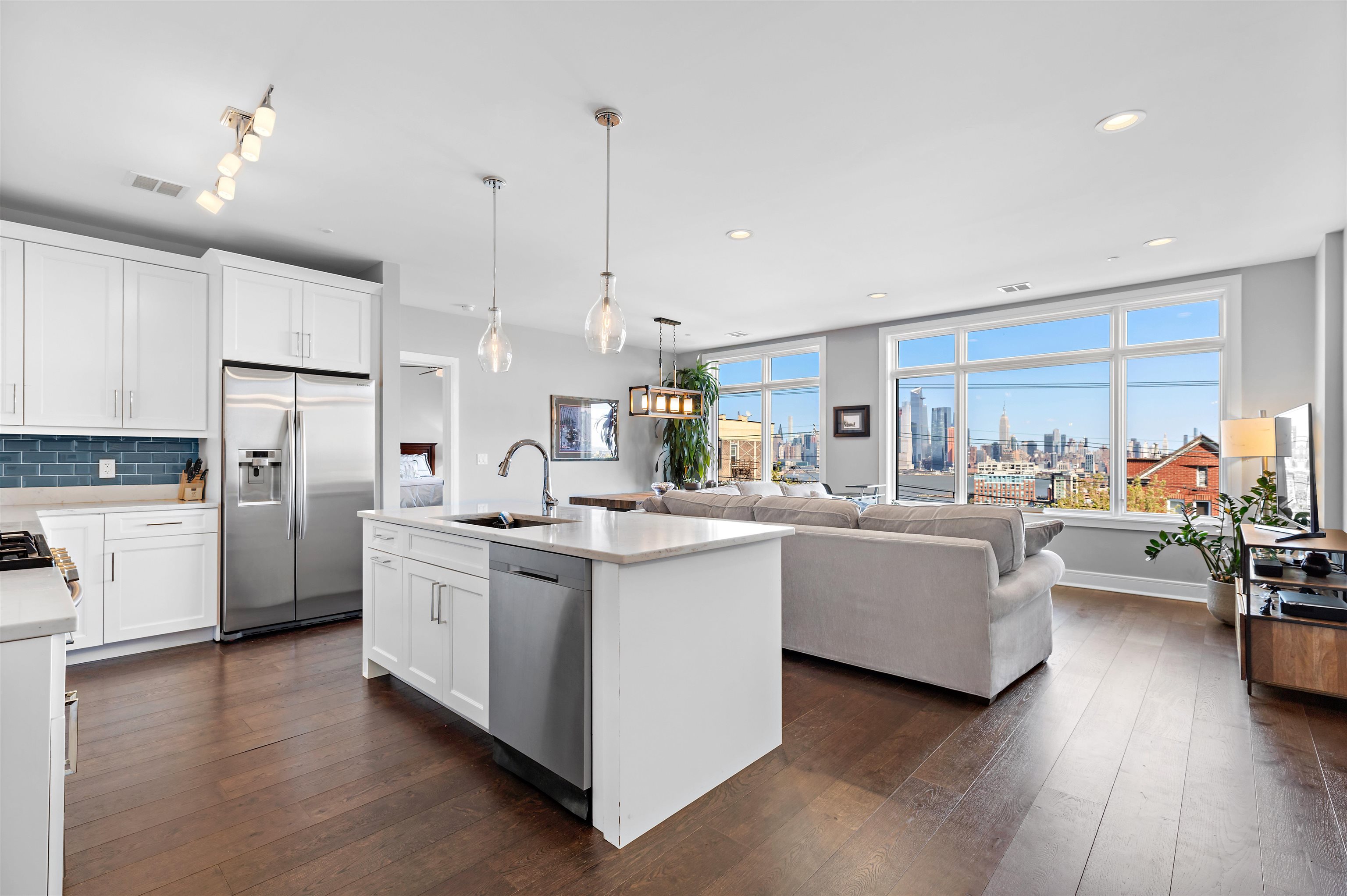 801 PALISADE AVE Unit: 305