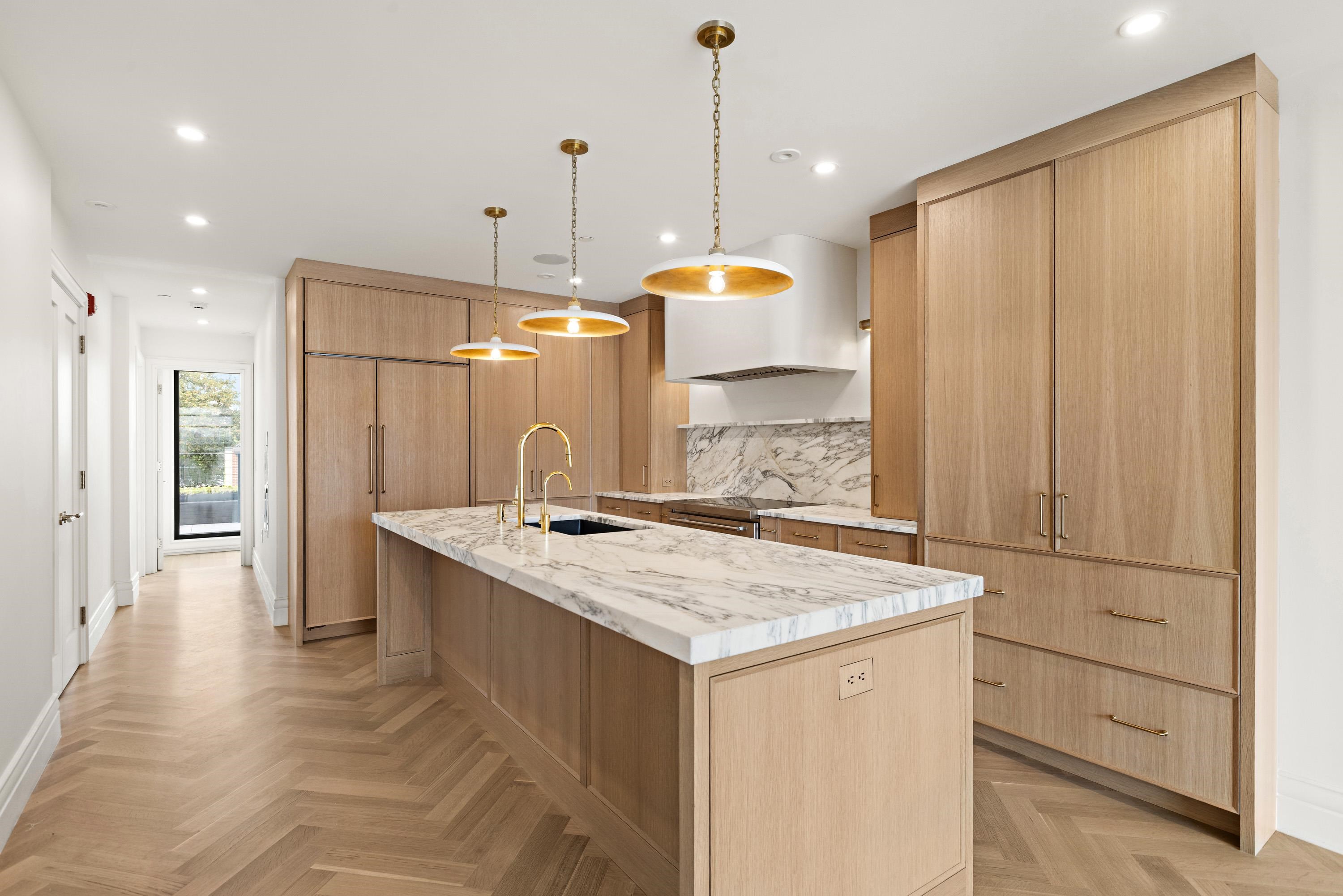 225 PARK AVE Unit: 2