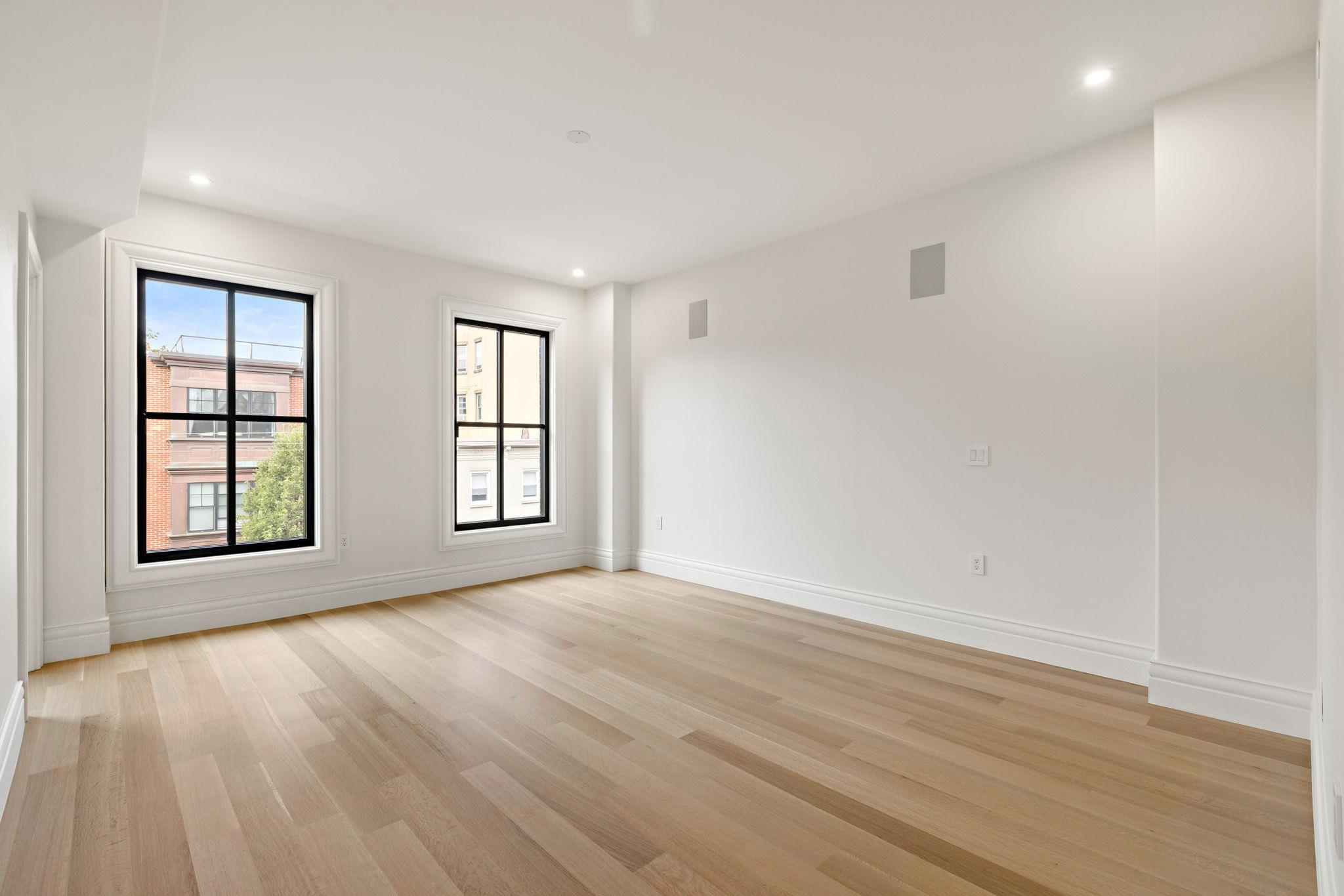 225 PARK AVE Unit: 2