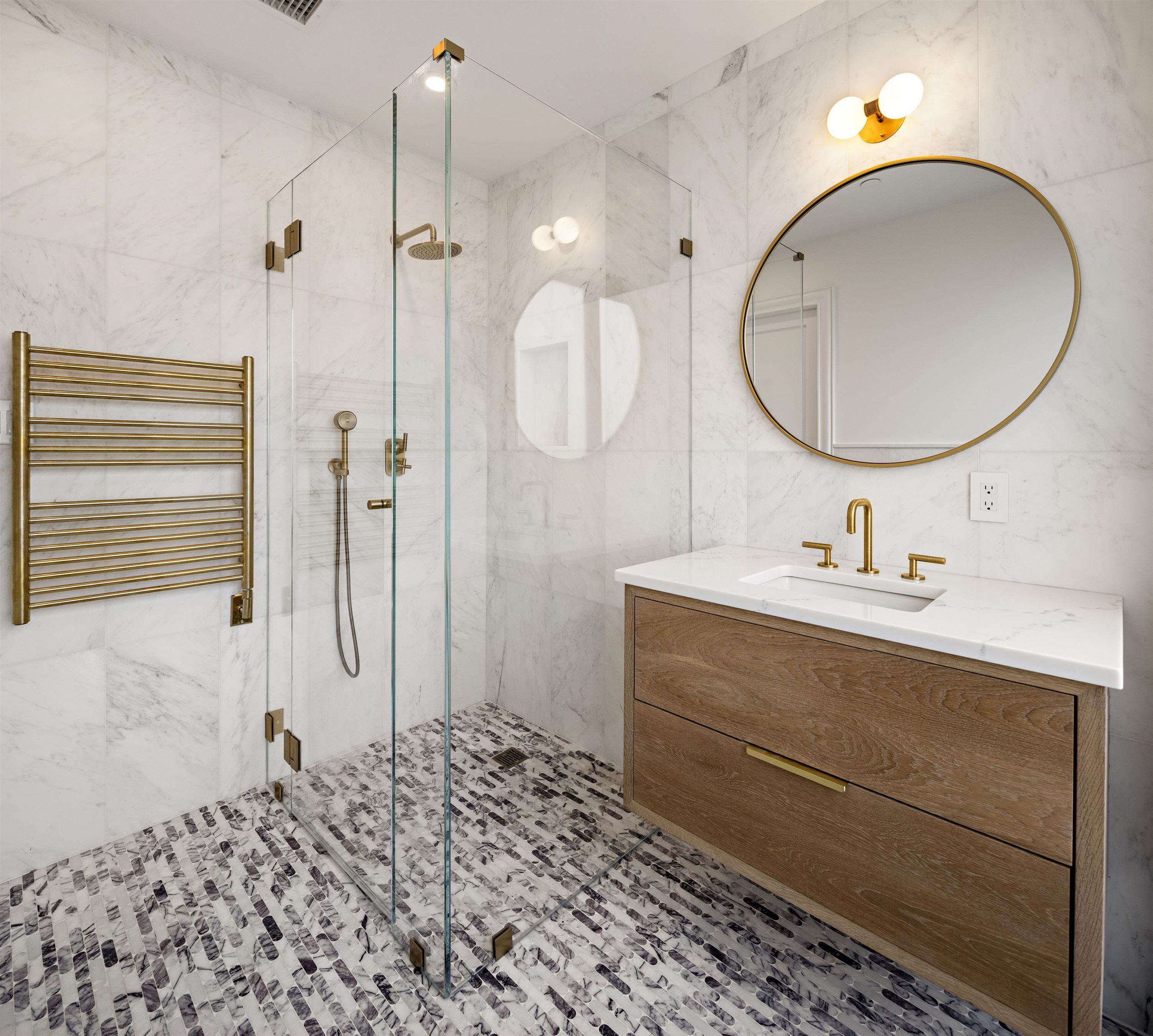 225 PARK AVE Unit: 2