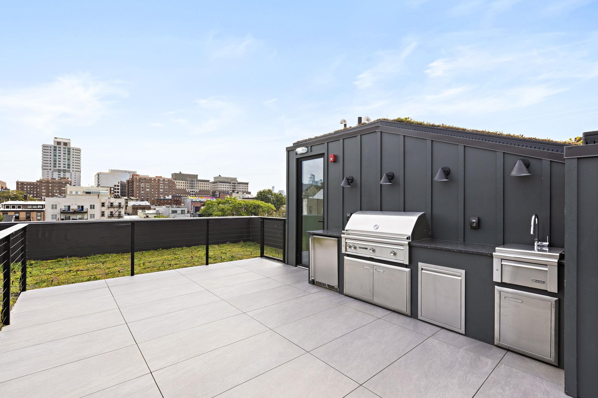 225 PARK AVE Unit: 2