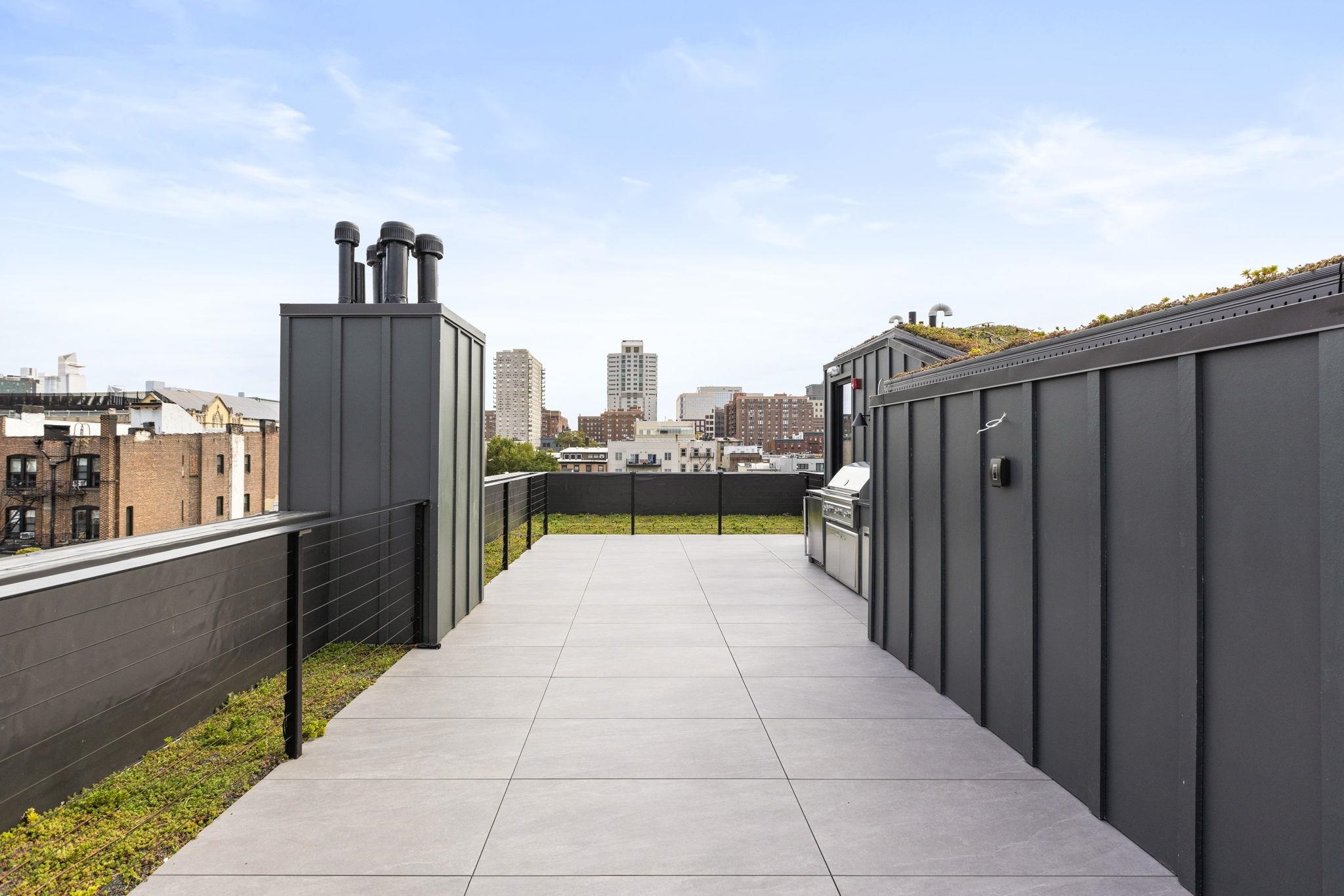 225 PARK AVE Unit: 2