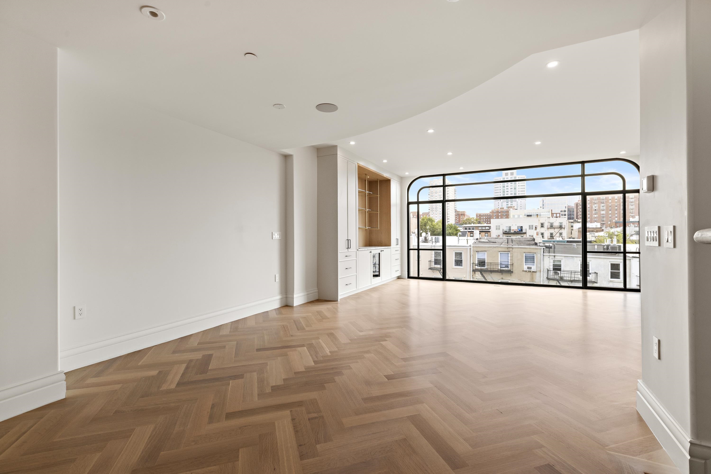 225 PARK AVE Unit: 2