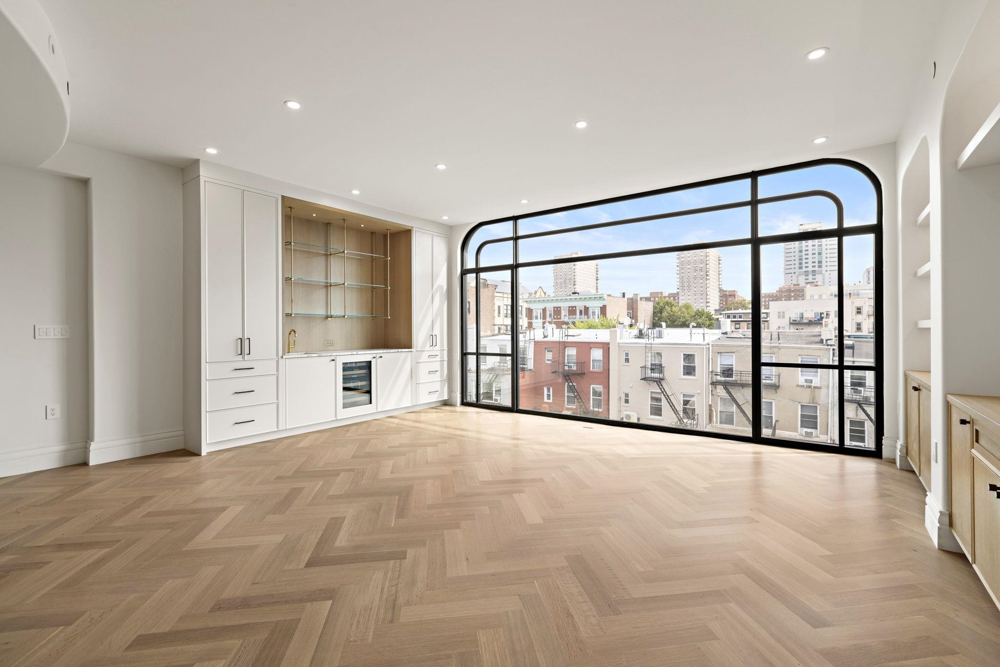 225 PARK AVE Unit: 2