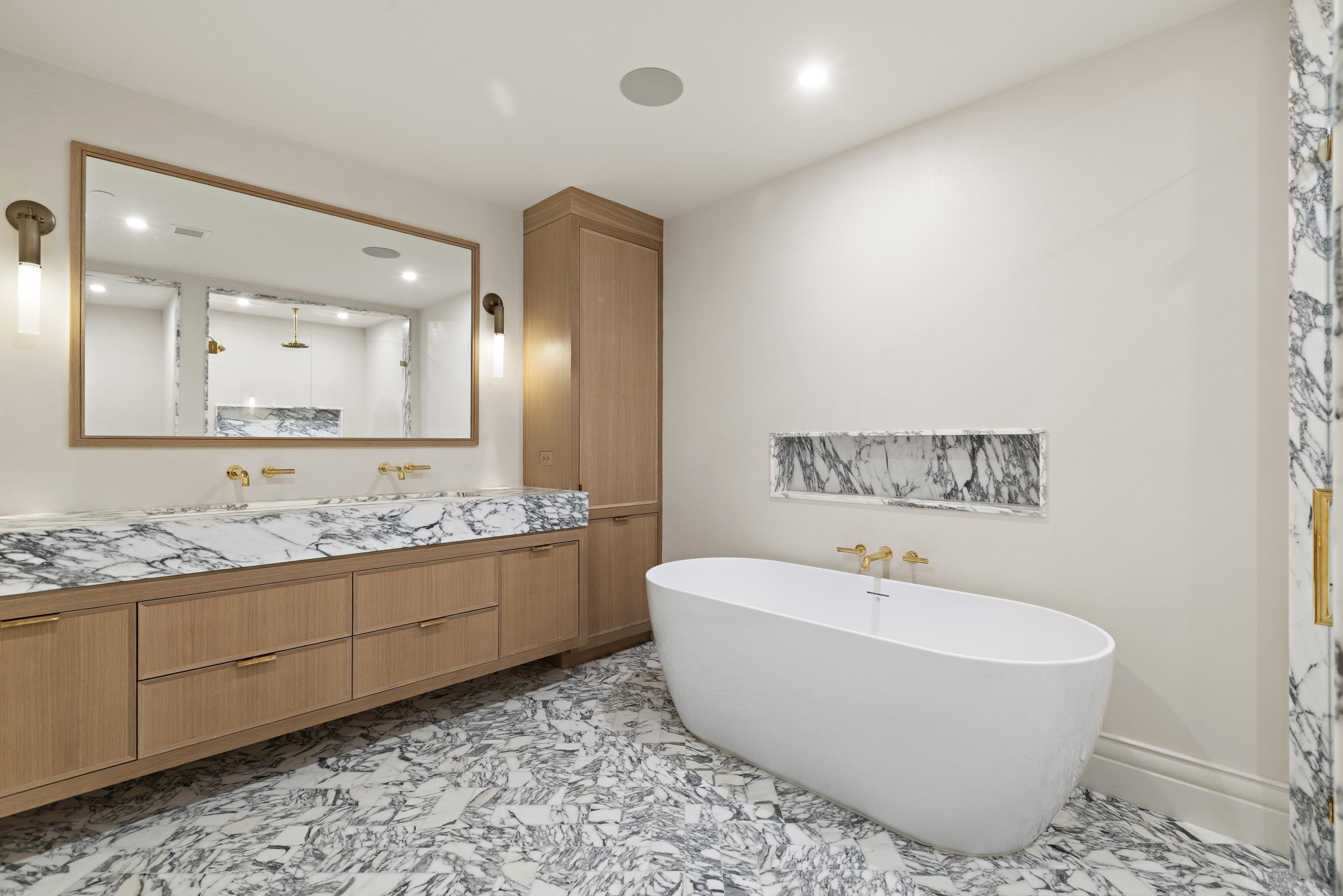 225 PARK AVE Unit: 2