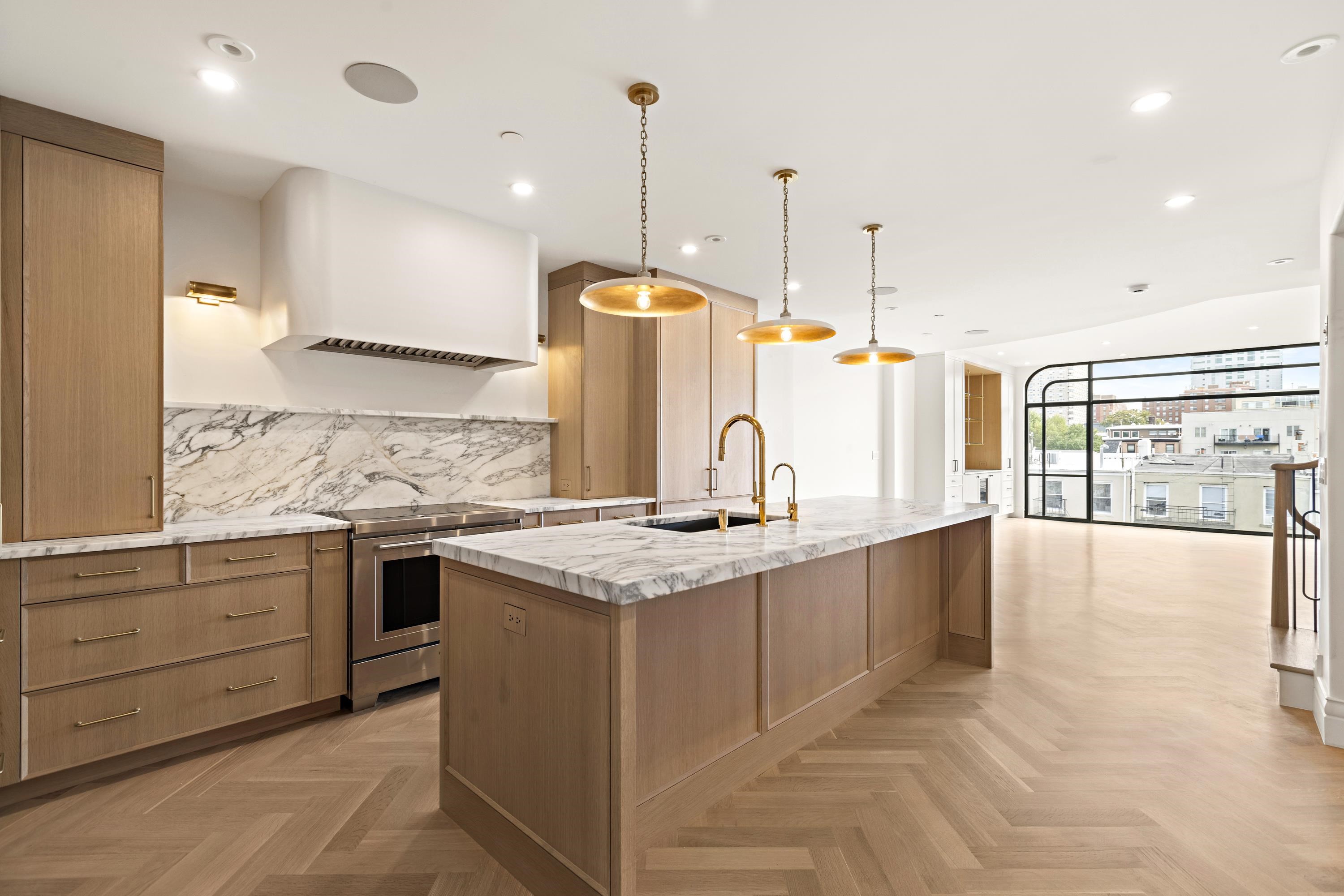 225 PARK AVE Unit: 2