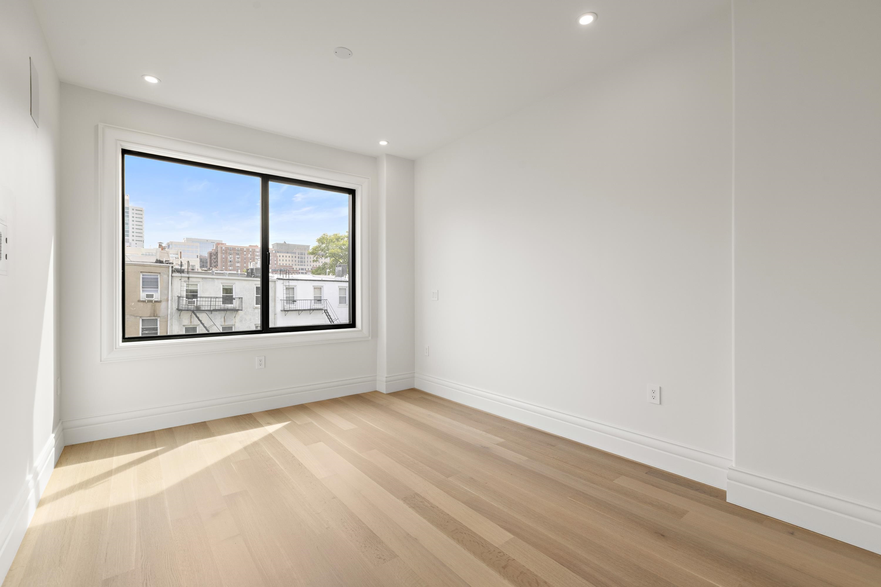 225 PARK AVE Unit: 2