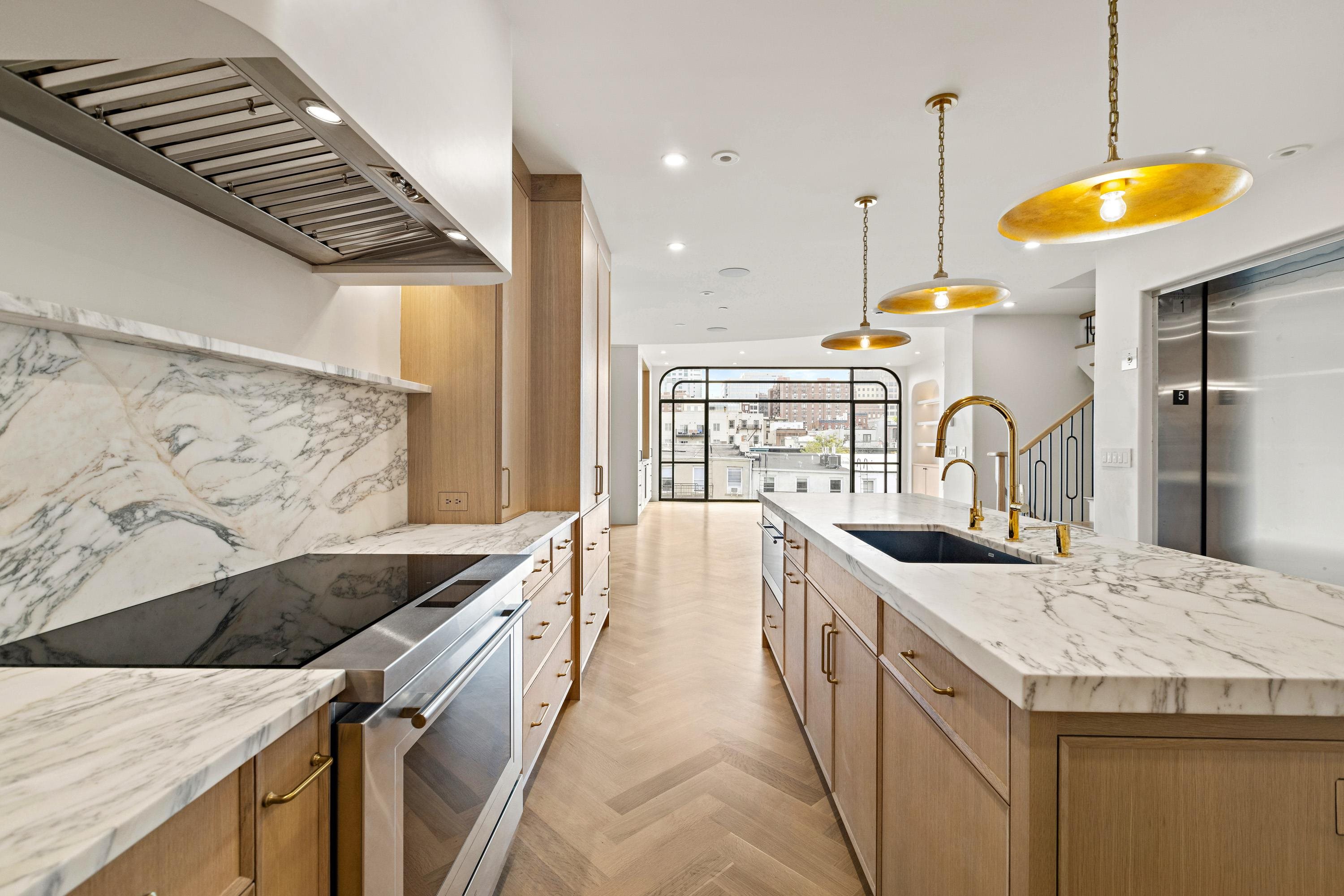 225 PARK AVE Unit: 2