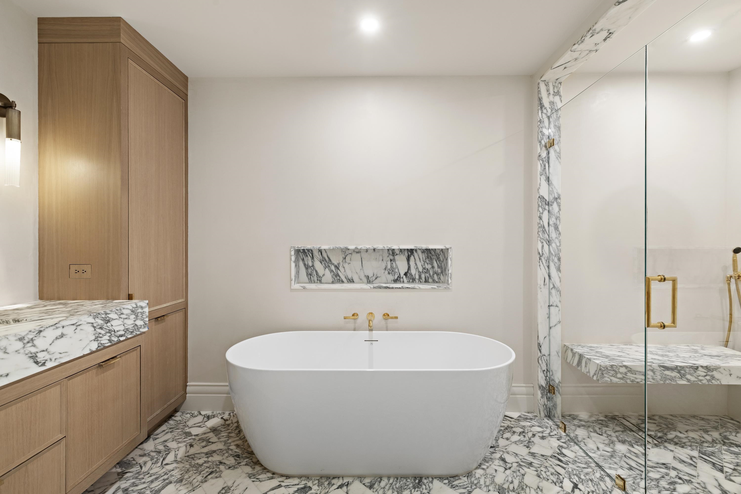 225 PARK AVE Unit: 2