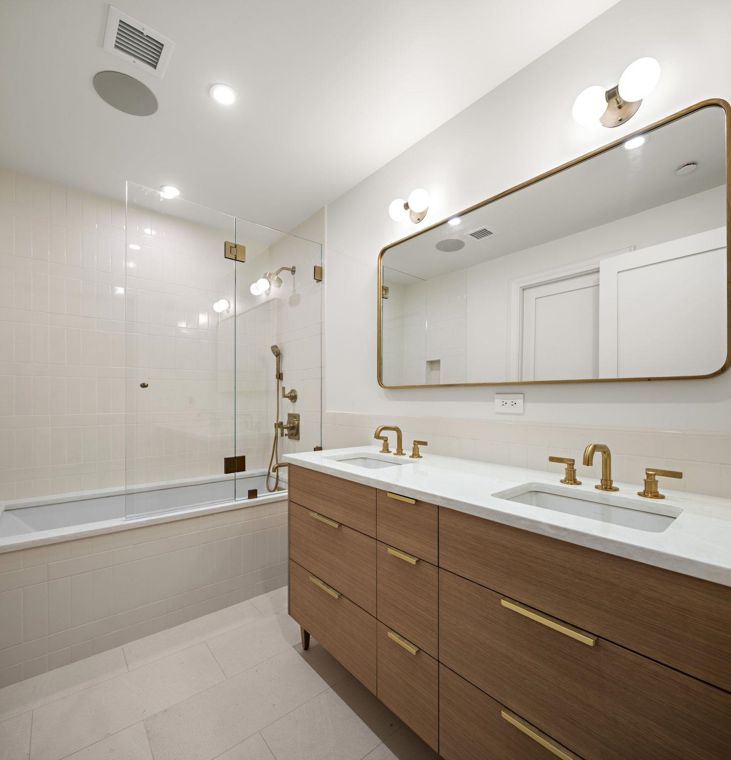 225 PARK AVE Unit: 2